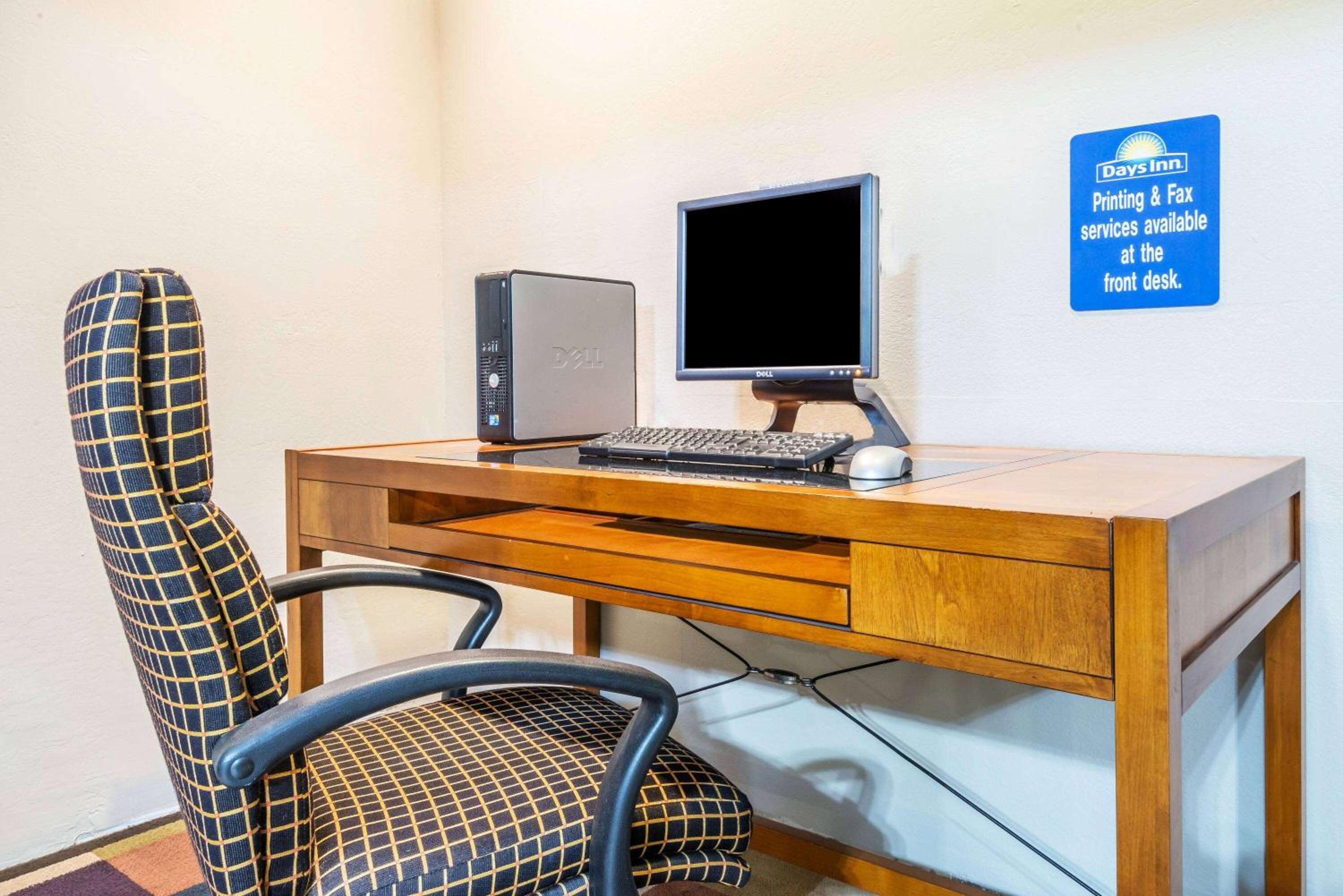 Pueblo Vacations - Days Inn by Wyndham Pueblo - Property Image 11