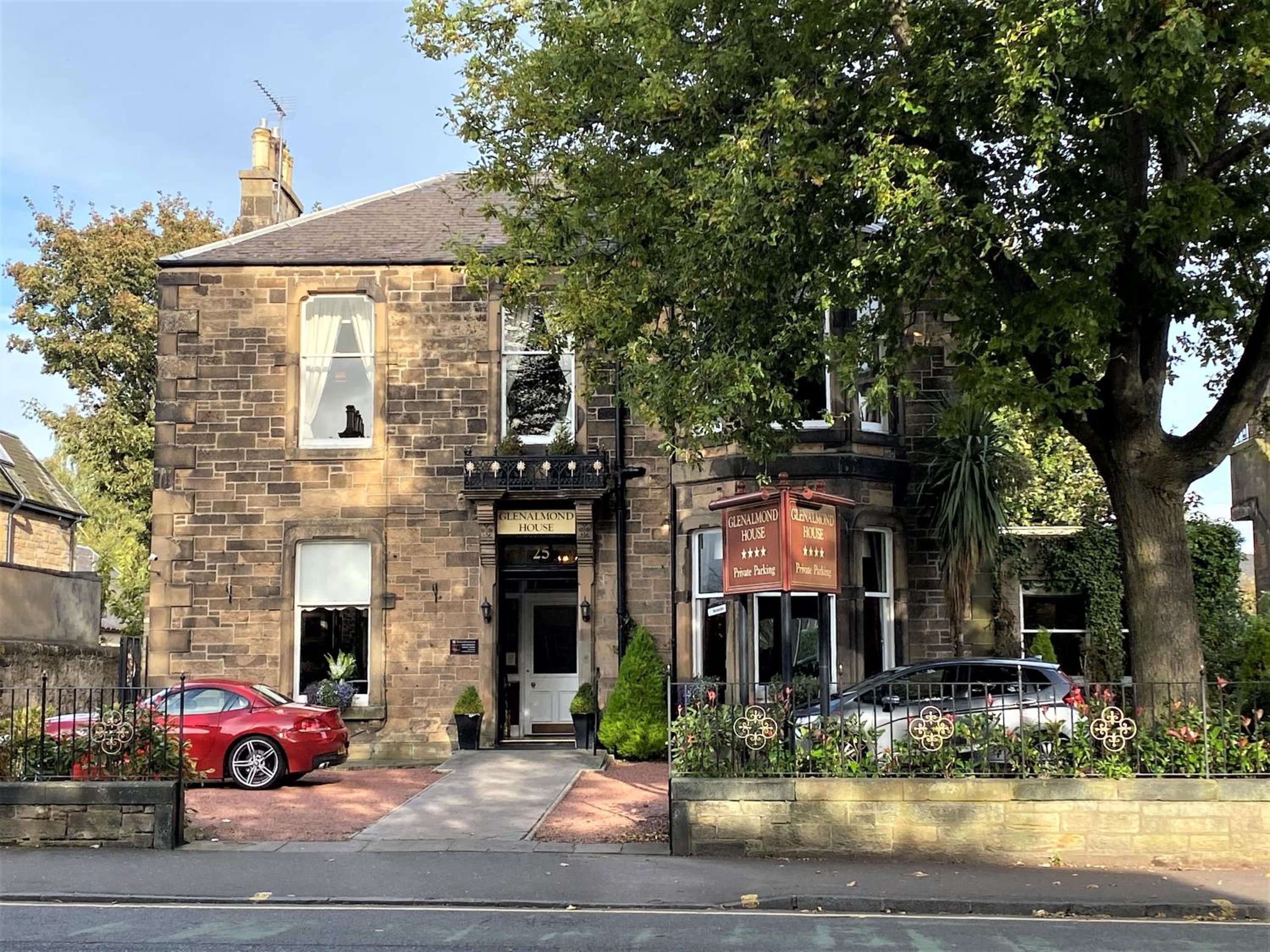 Hotel Glenalmond House - Image 1