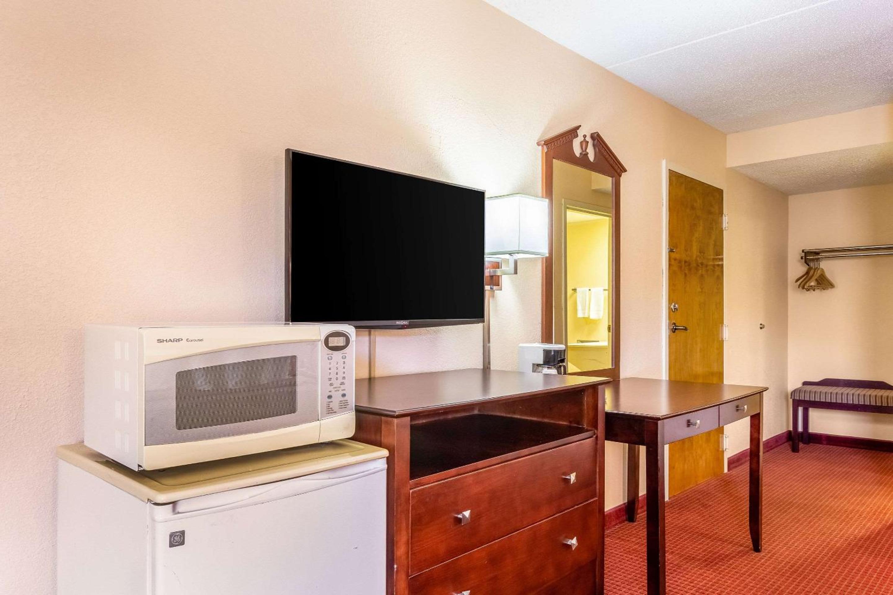 Econo Lodge Rocky Top