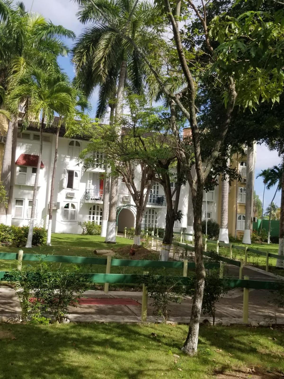 Hotel ROSI Ocean Sand Hotel Apt (@Sandcastles) - Image 1