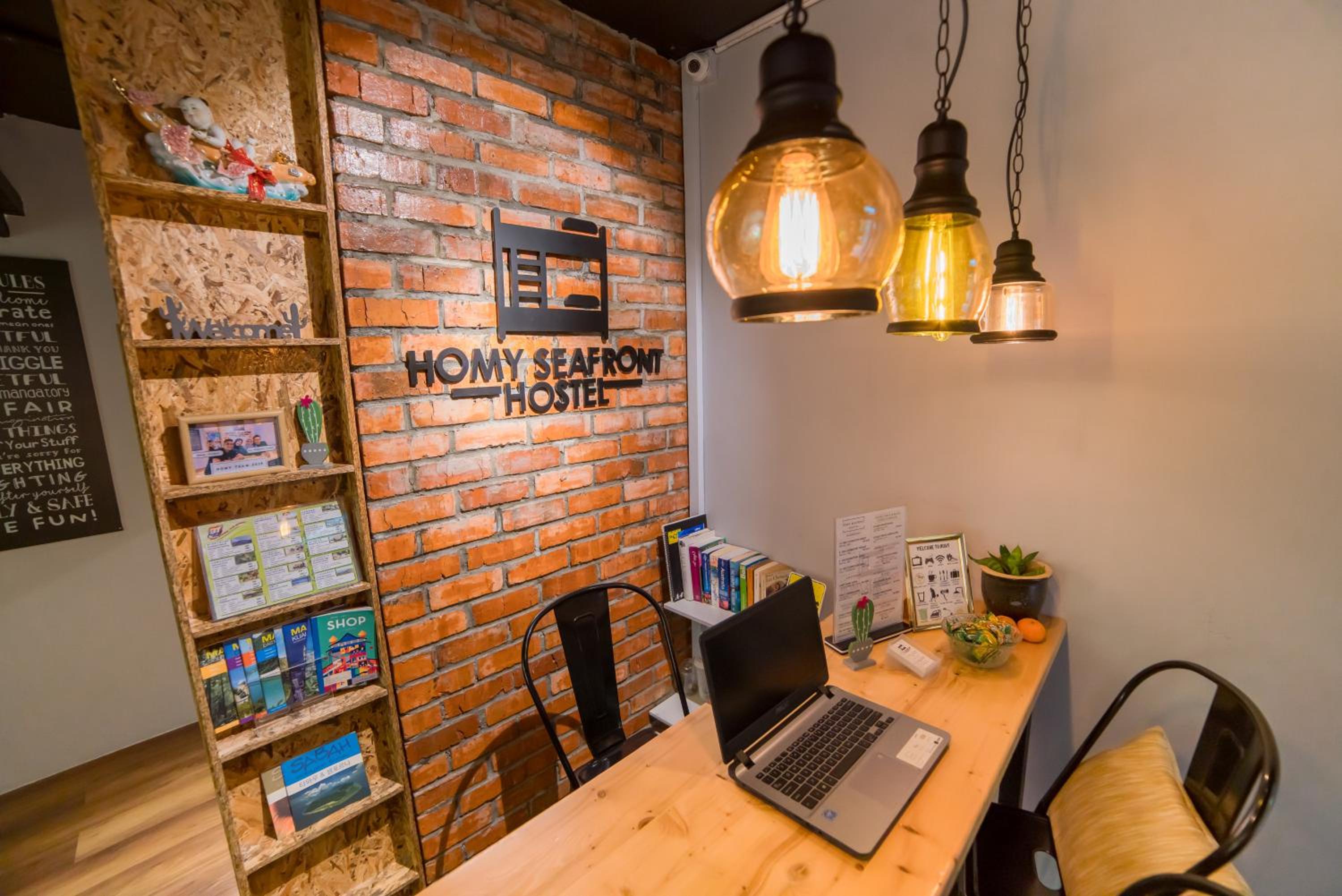 Homy Seafront Hostel photo 5
