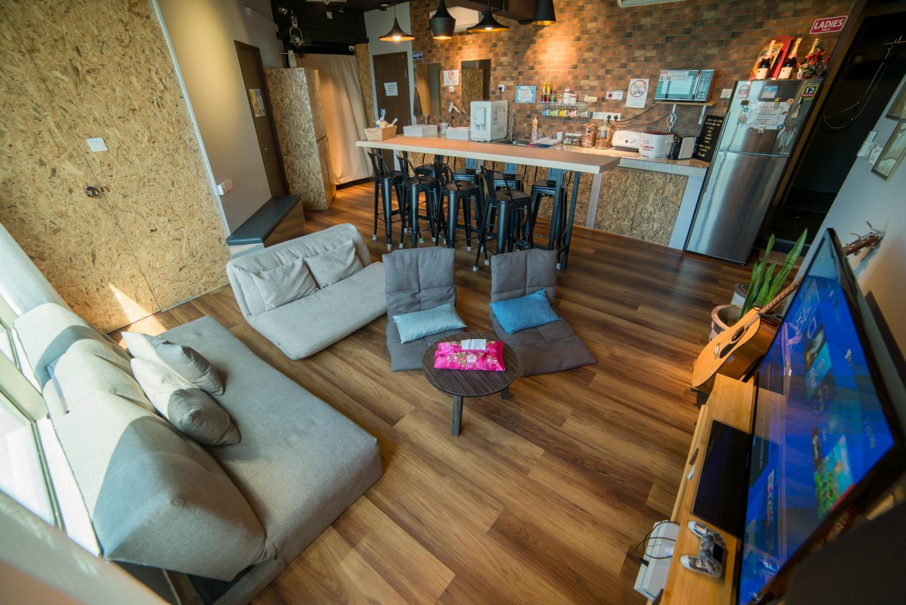 Homy Seafront Hostel photo 3