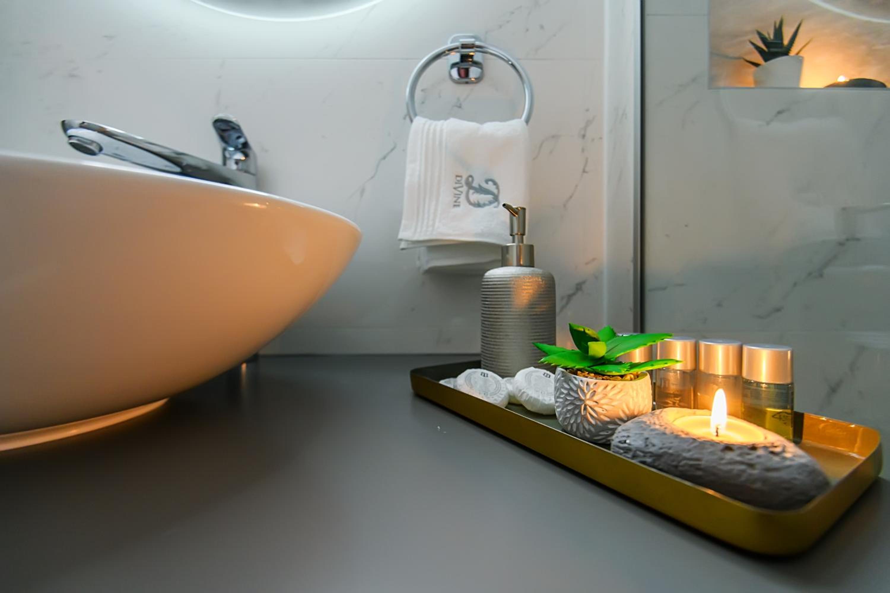 DiVine Luxury Apartment Purple view 2
