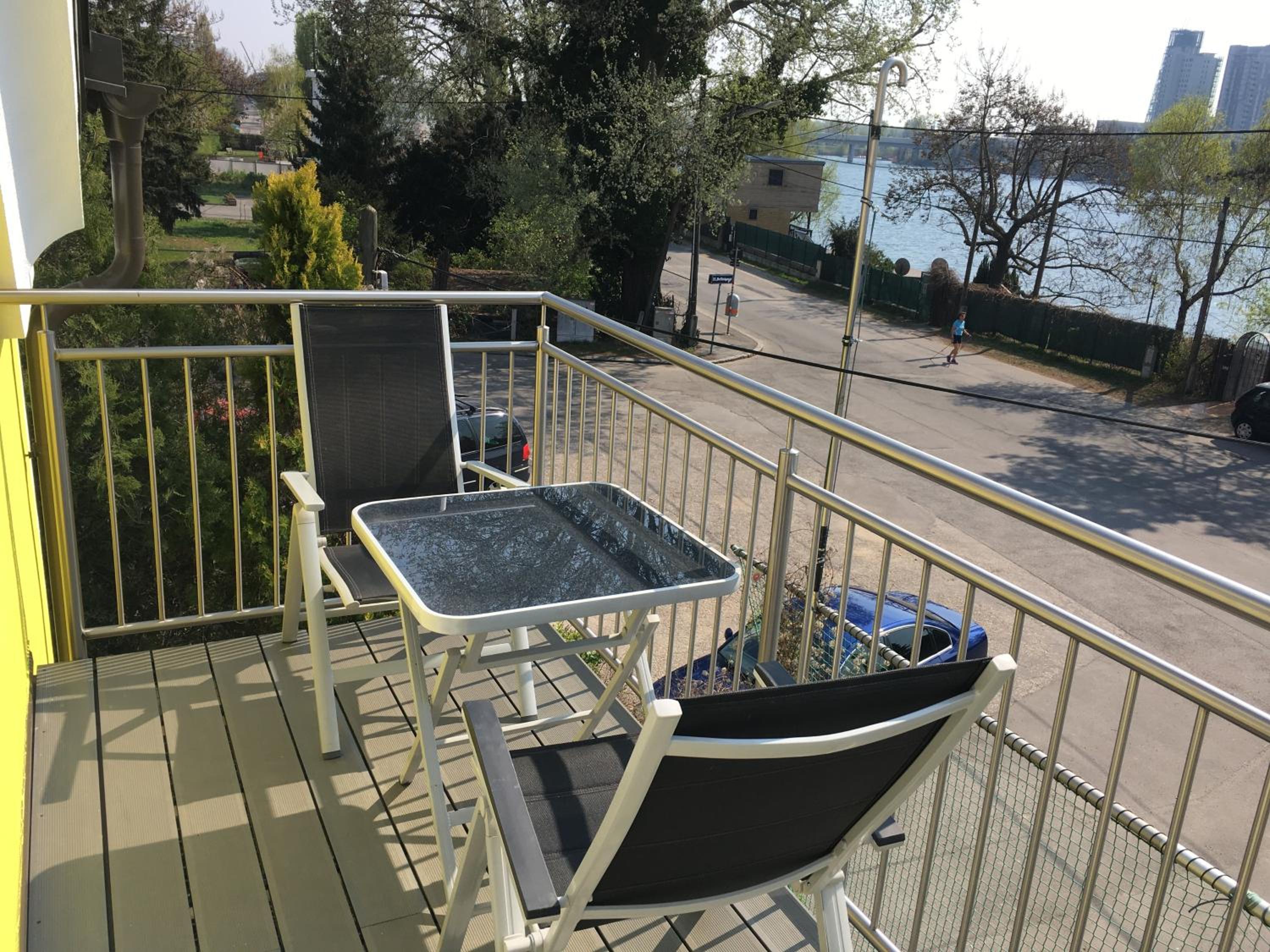 AJO Apartments - Alte Donau Lake or Garden View Balcony Studio - Self-Check-in