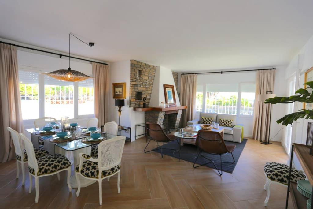 VILLA LUNA Beach Premium 9PAX view 5