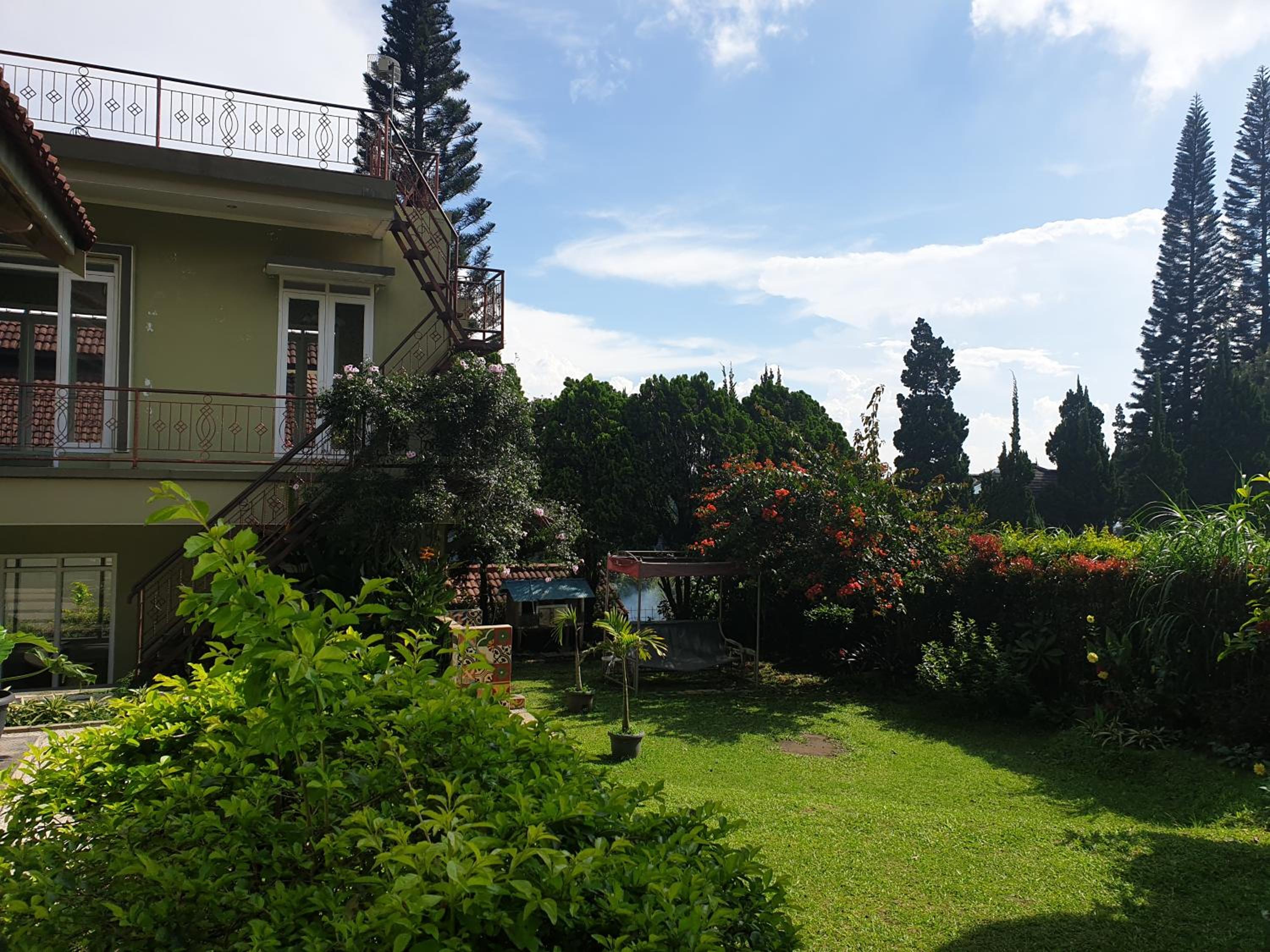 Villa Bougenvile Lembang Asri