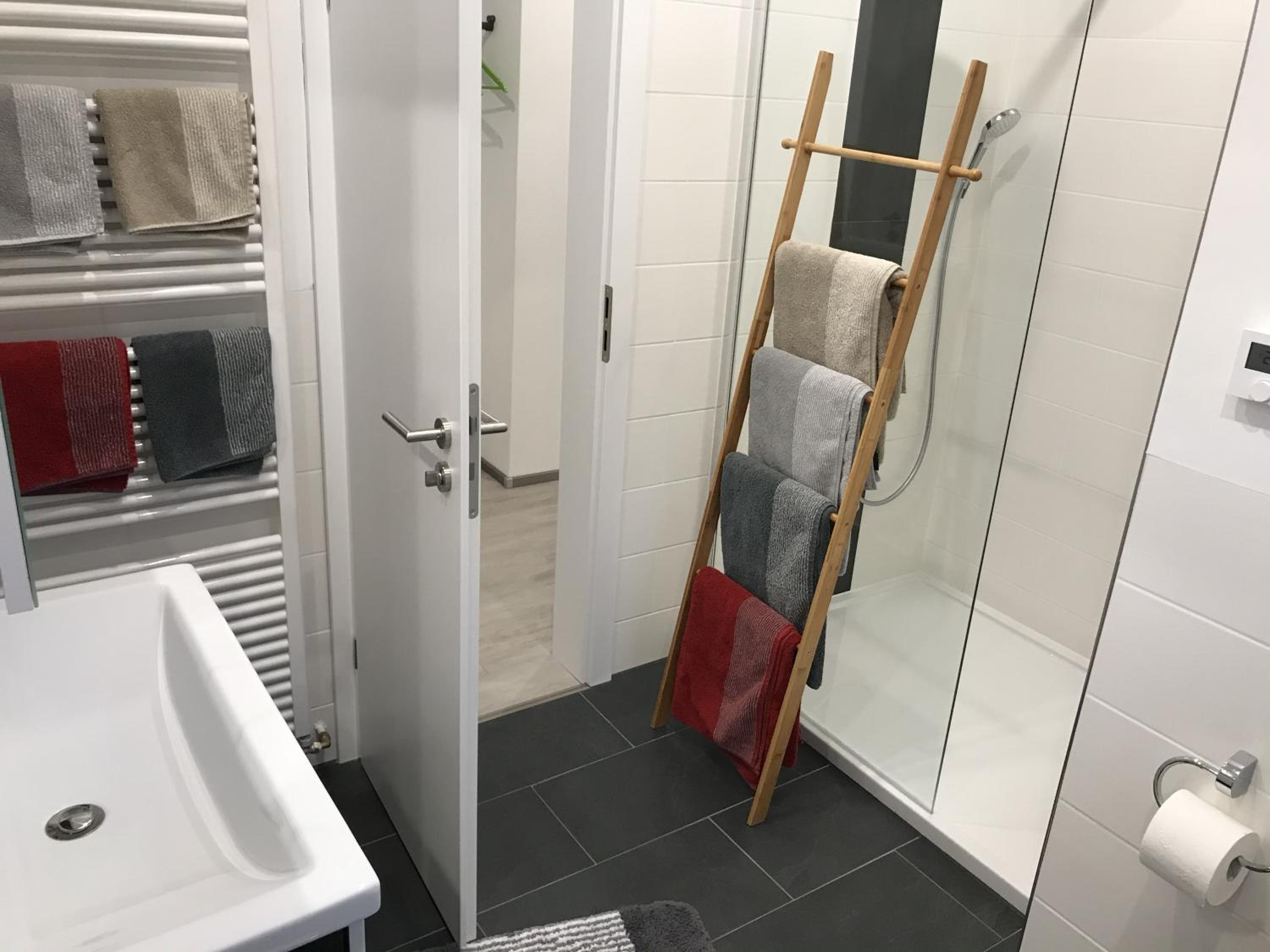 Ferienwohnungen Scheuring 1.OG en Volkach — bathroom