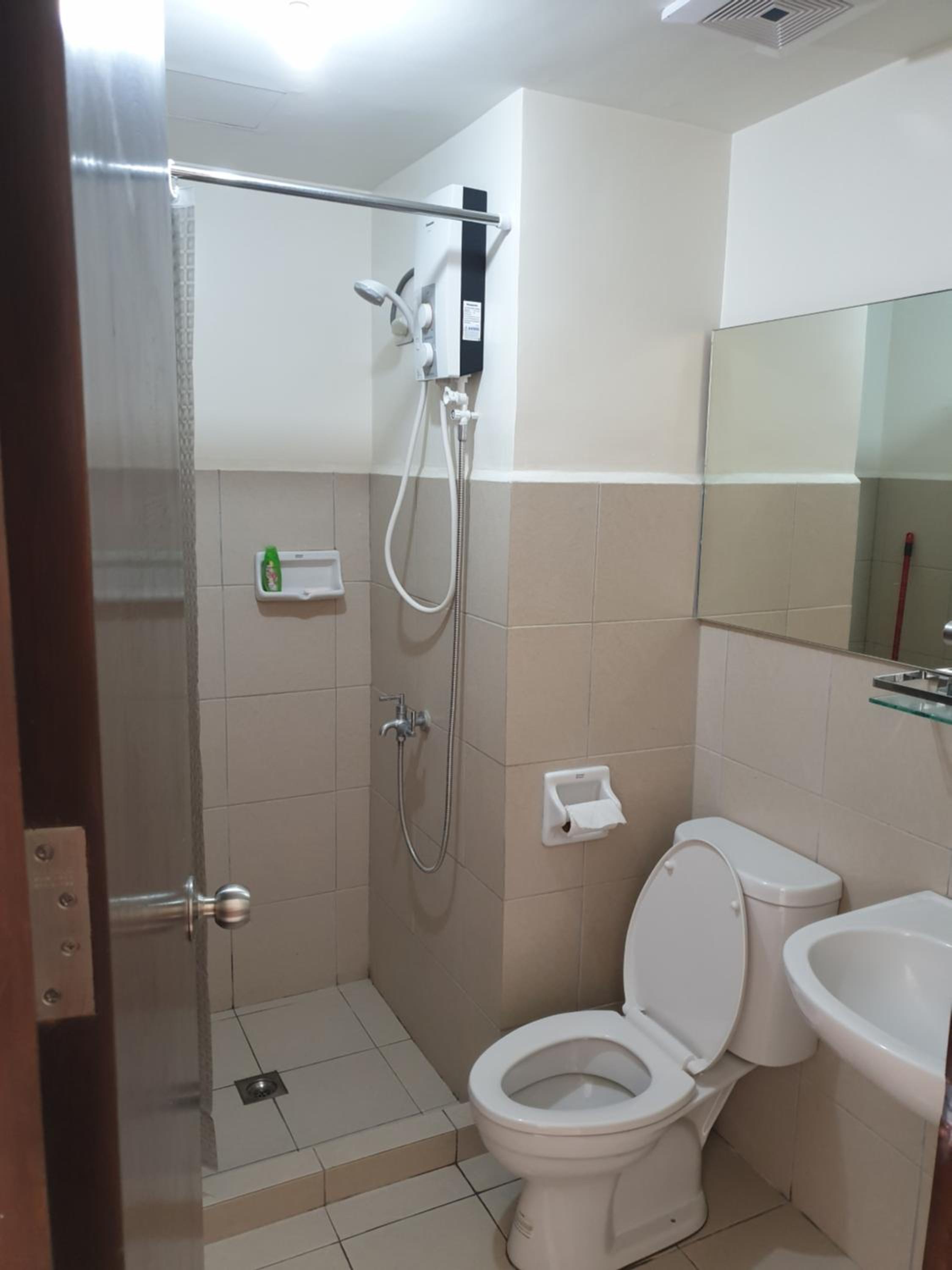 Modern Cebu Studio I Mountain View I Pool I WiFi view 2