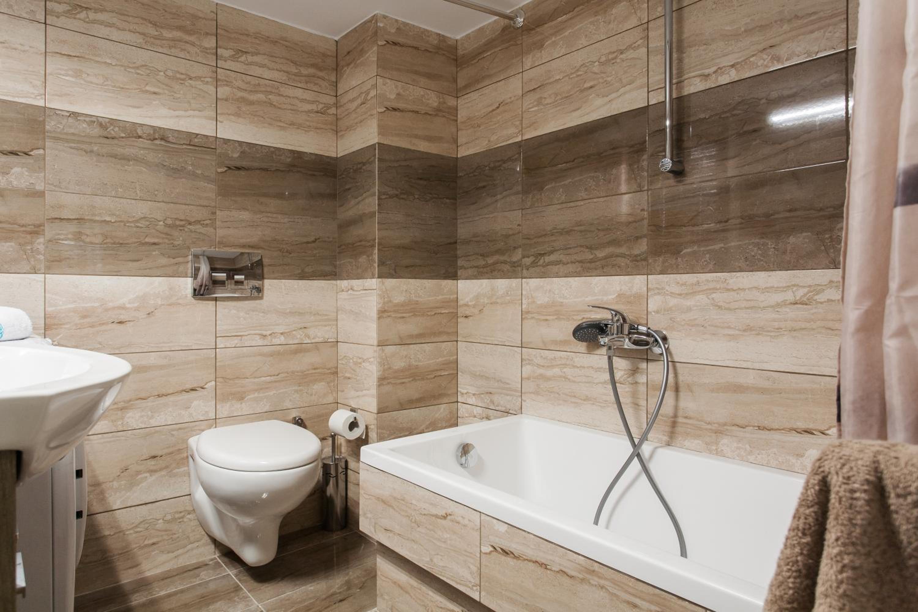 A Modern Antique Central 3 Bedroom Simple Apartment near to Acropolis