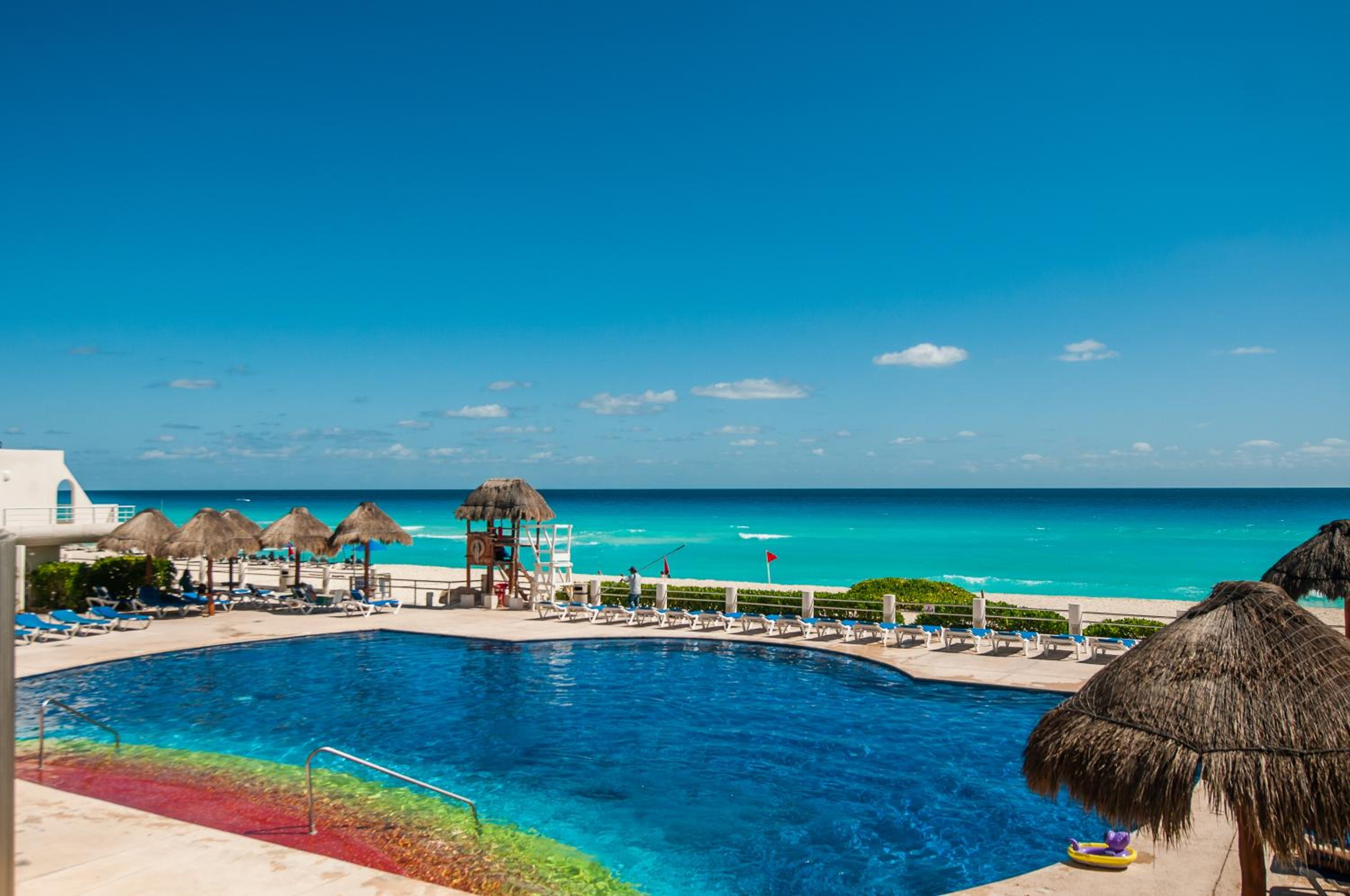 HotelZone L16 Beach Access