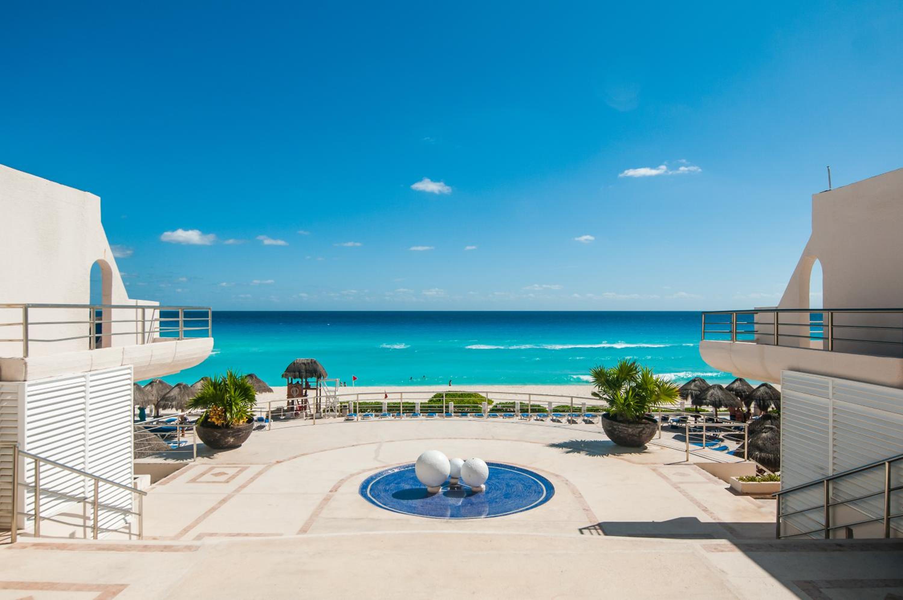 HotelZone L16 Beach Access