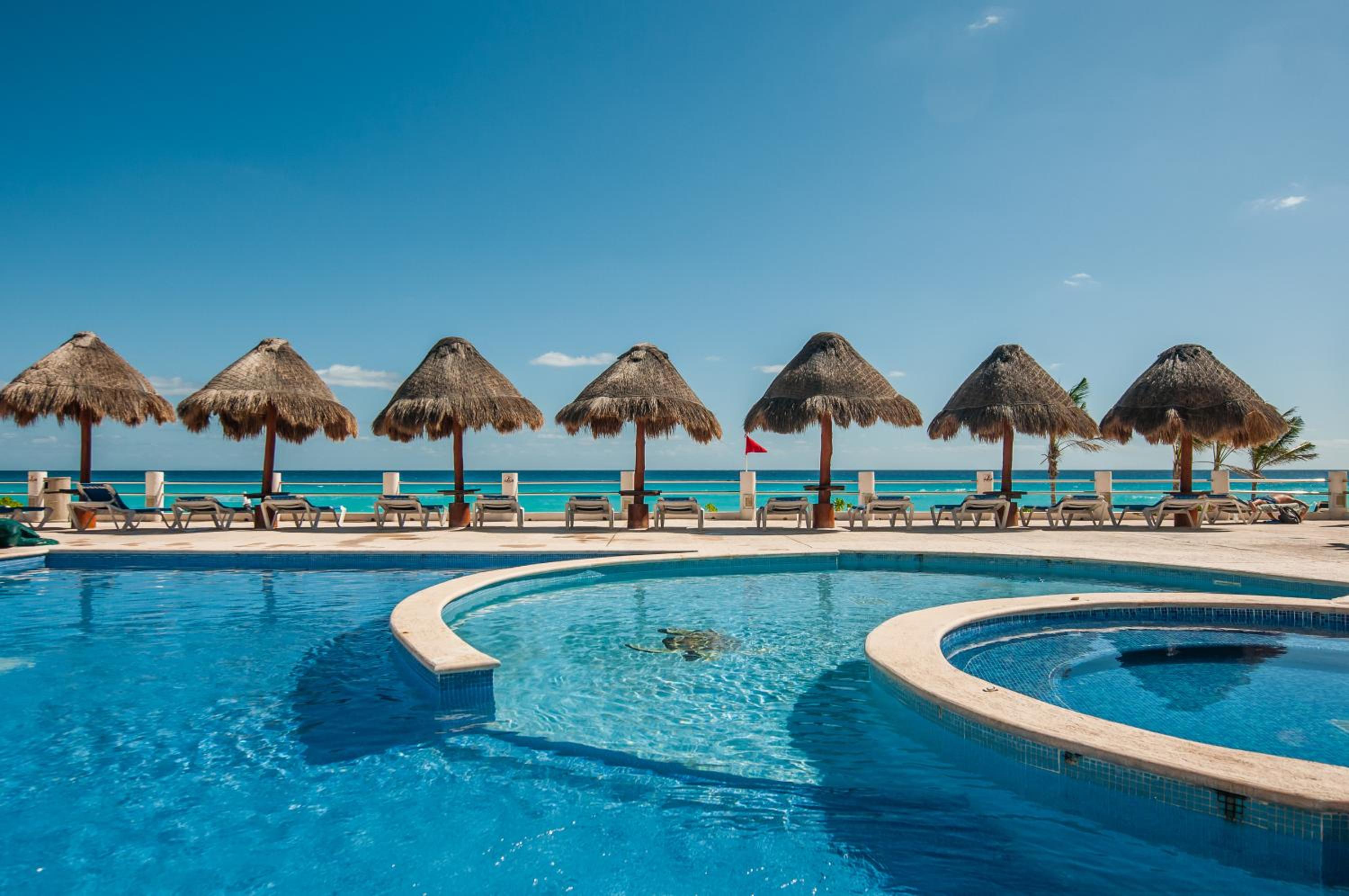 HotelZone L16 Beach Access