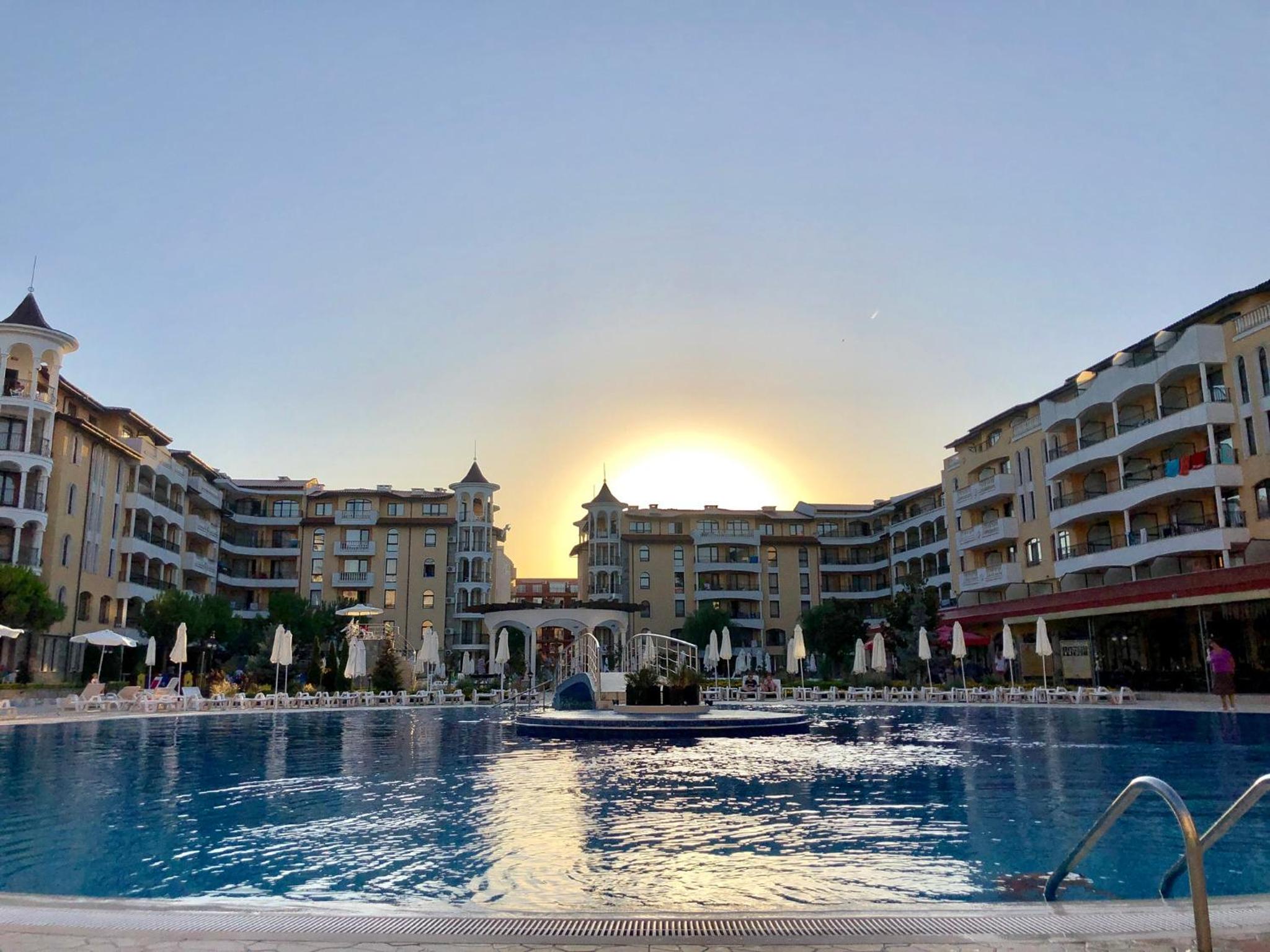 Royal Sun - Sunny Cove Apartment view 5