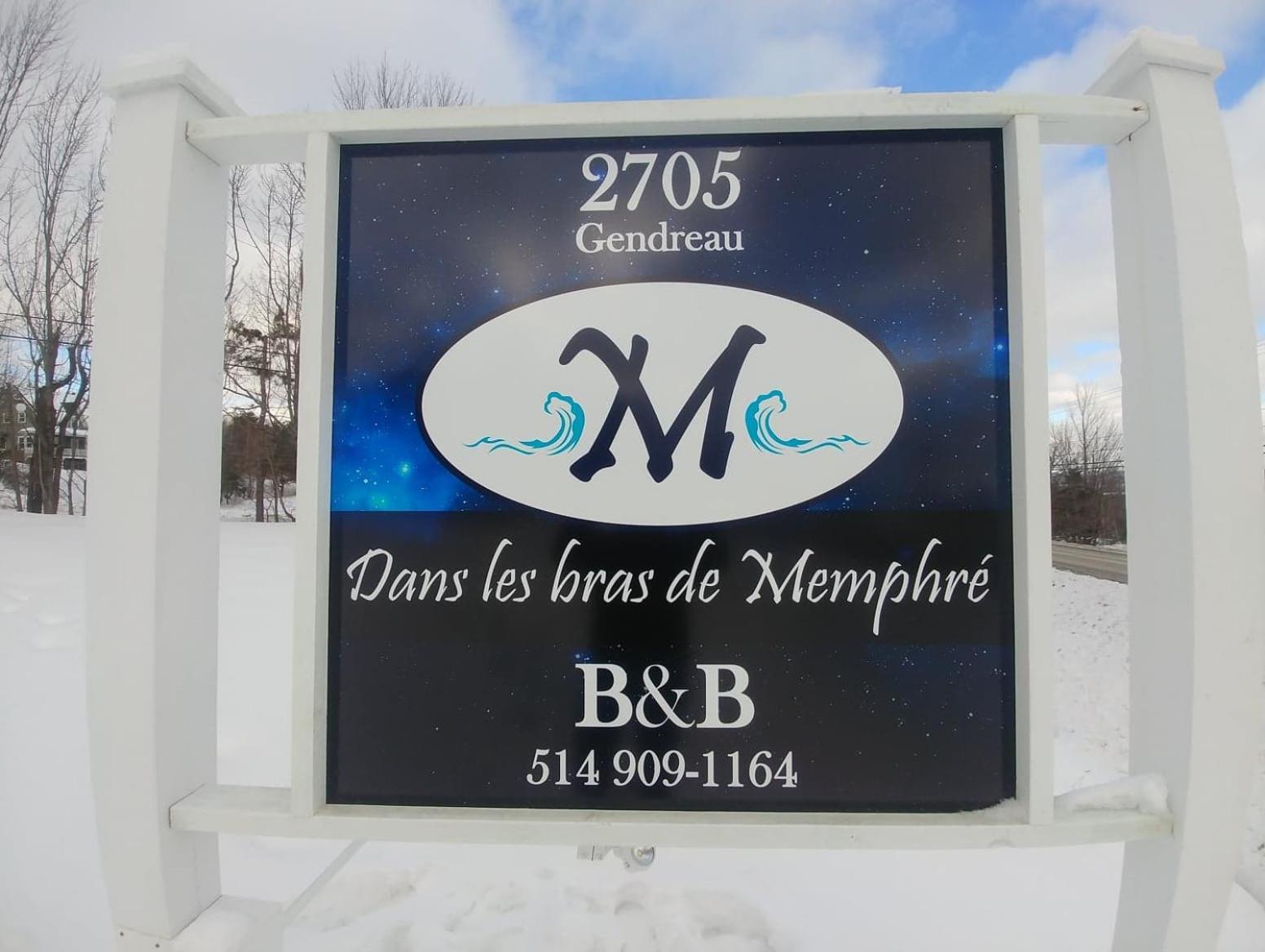 Dans Les Bras de Memphré