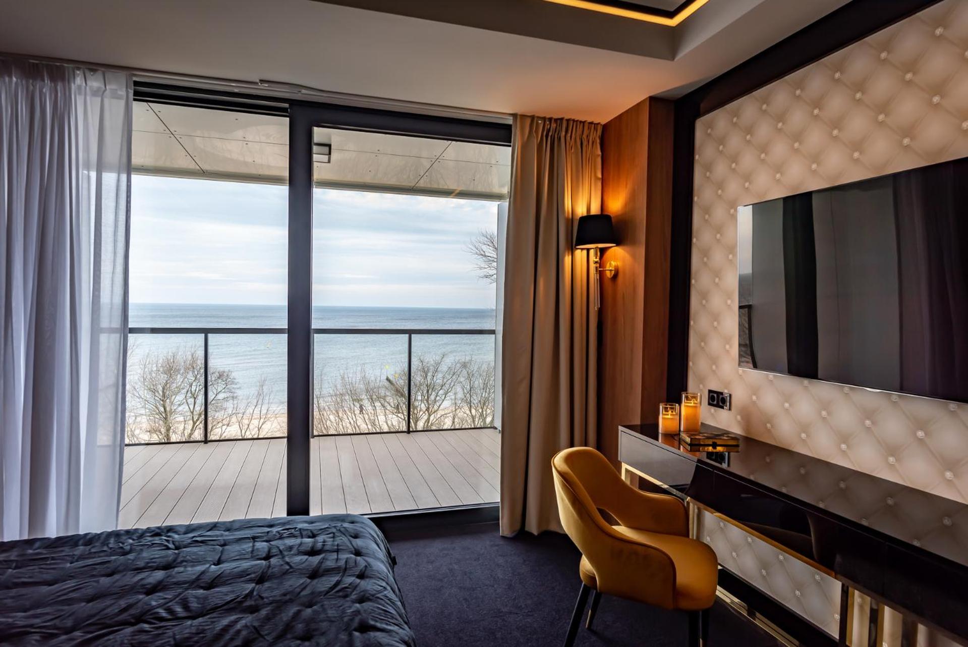 Hotel Golden Eye Apartament Seaside Park - Image 1