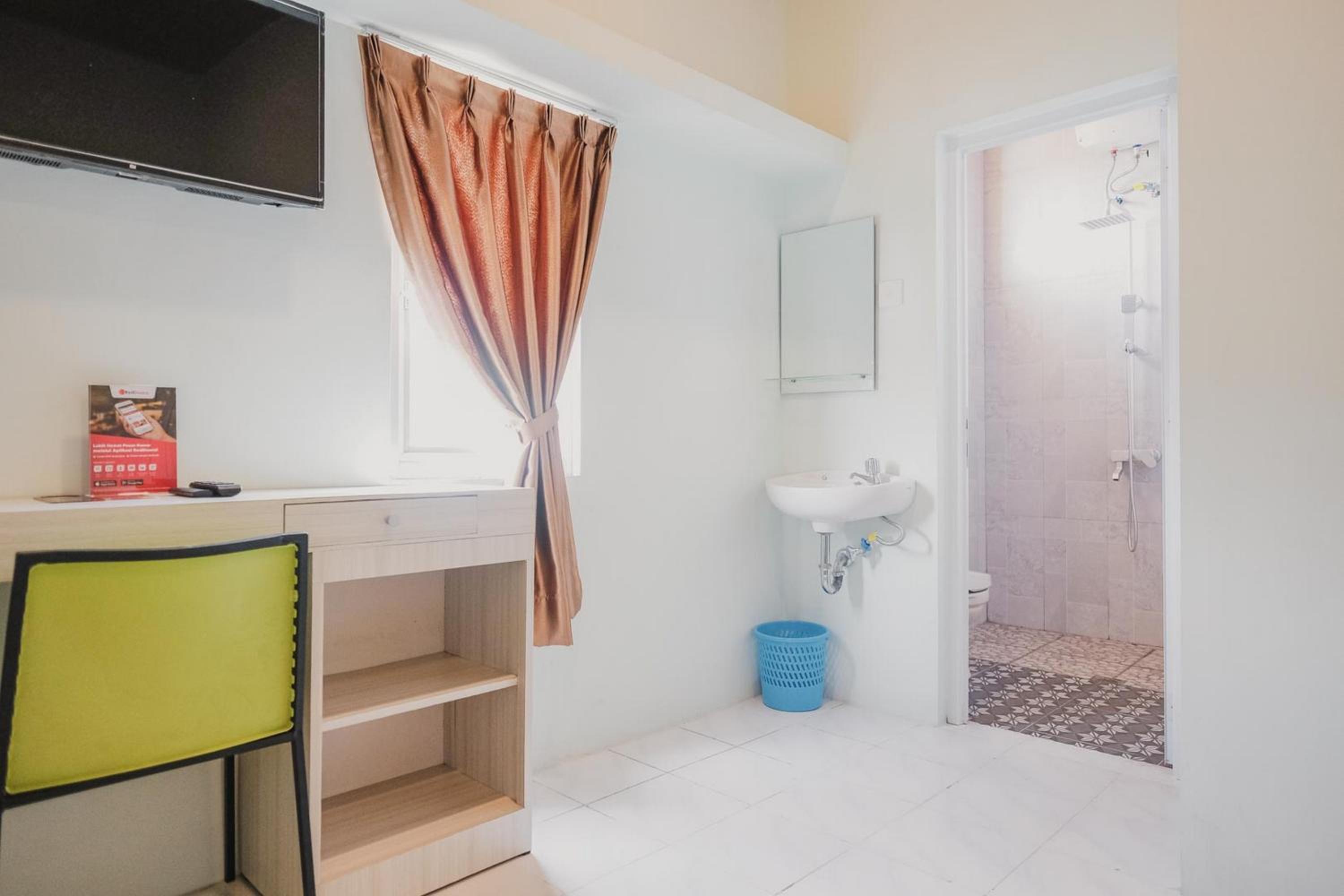 RedDoorz @ Jalan Pangeran Antasari Lampung 2, Lampung - 24
