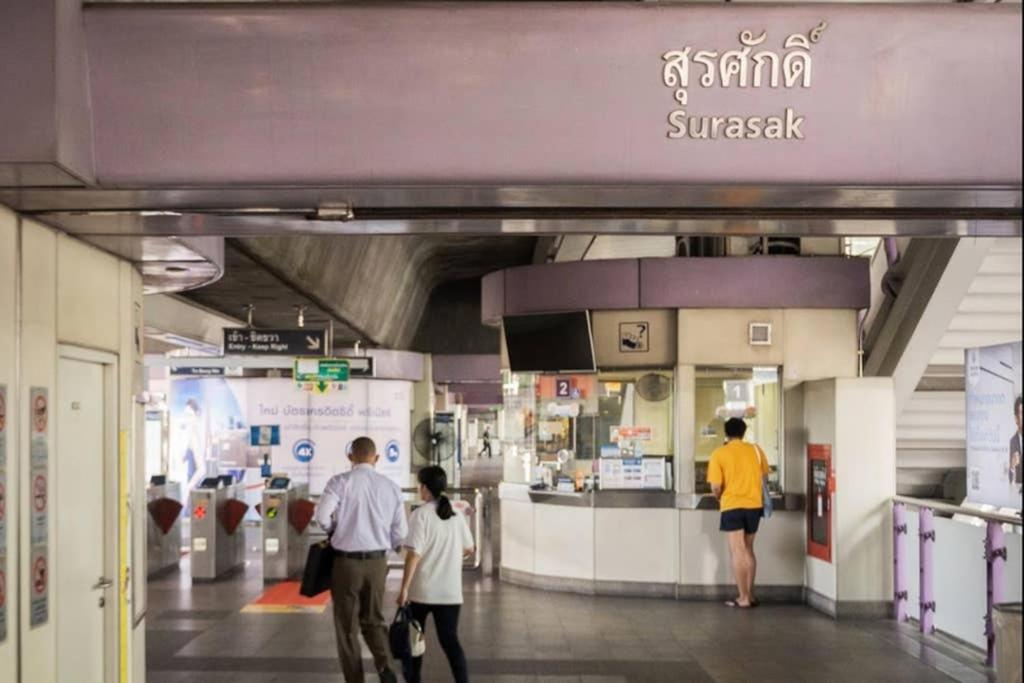 P1 Silom Pan large room full kitchen WIFI 4-6pax