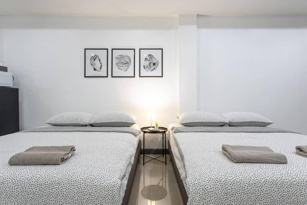 P1 Silom Pan large room full kitchen WIFI 4-6pax