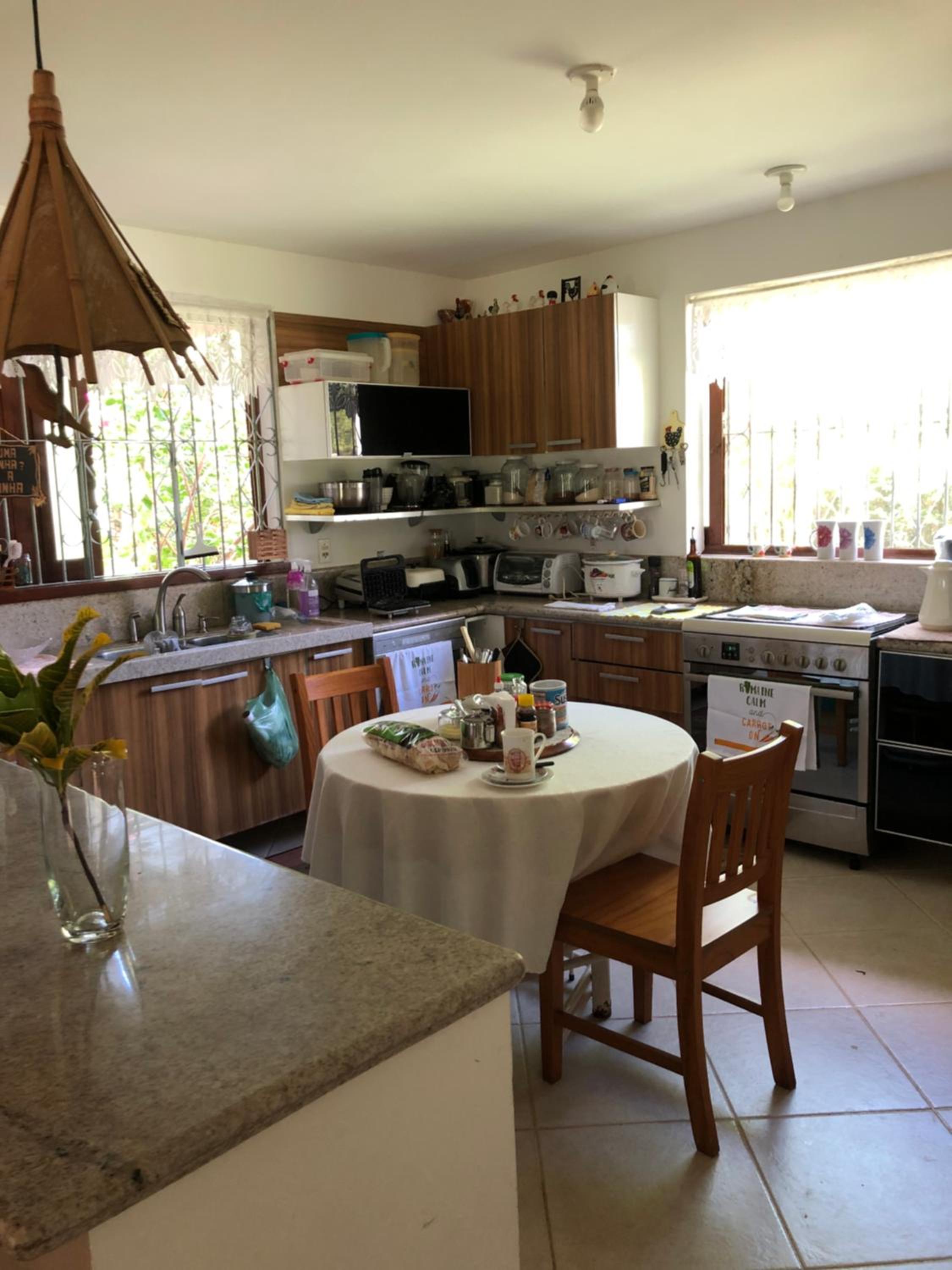 Quarto para 2, perto da praia Guarajuba, 9 ninutos