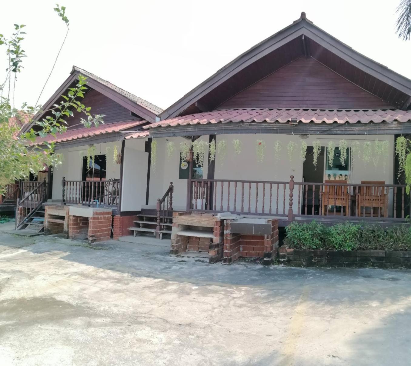Baan Kaew Ruen Kwan