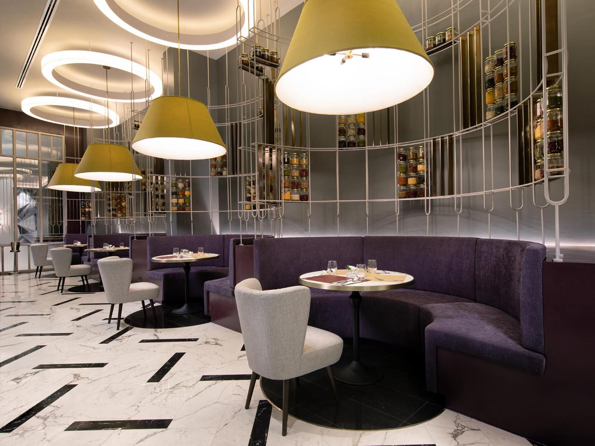 Mercure Bangkok Sukhumvit 24 5