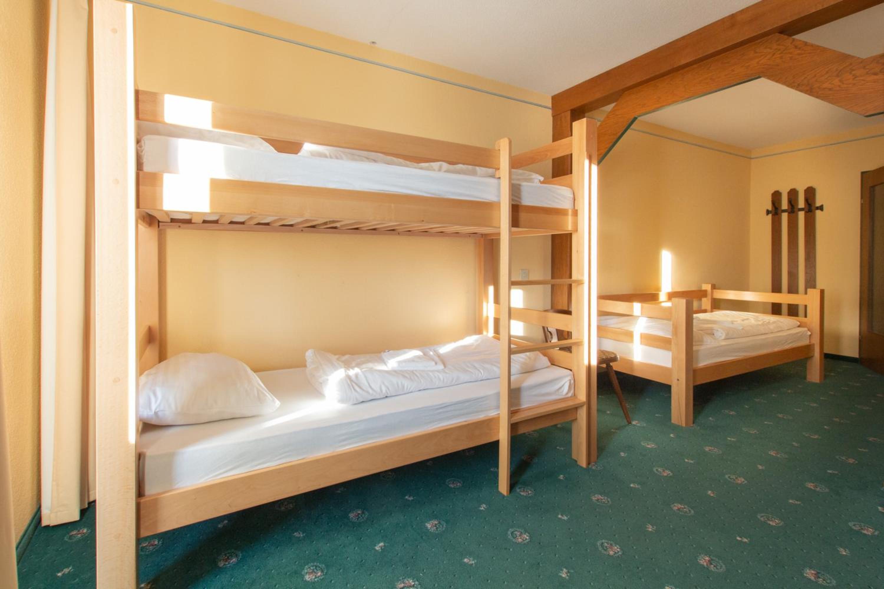 Mountain Hotel & Hostel