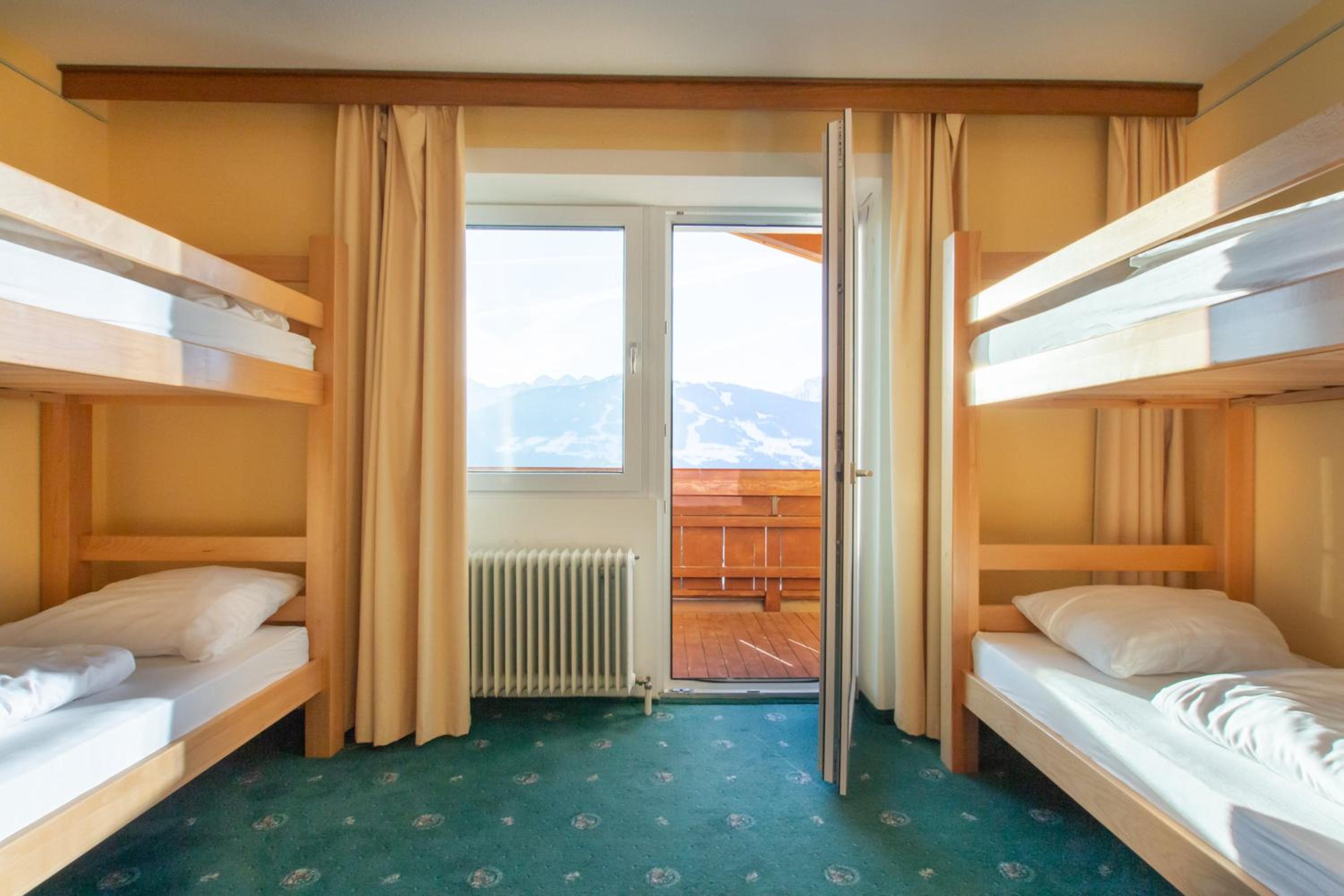 Mountain Hotel & Hostel