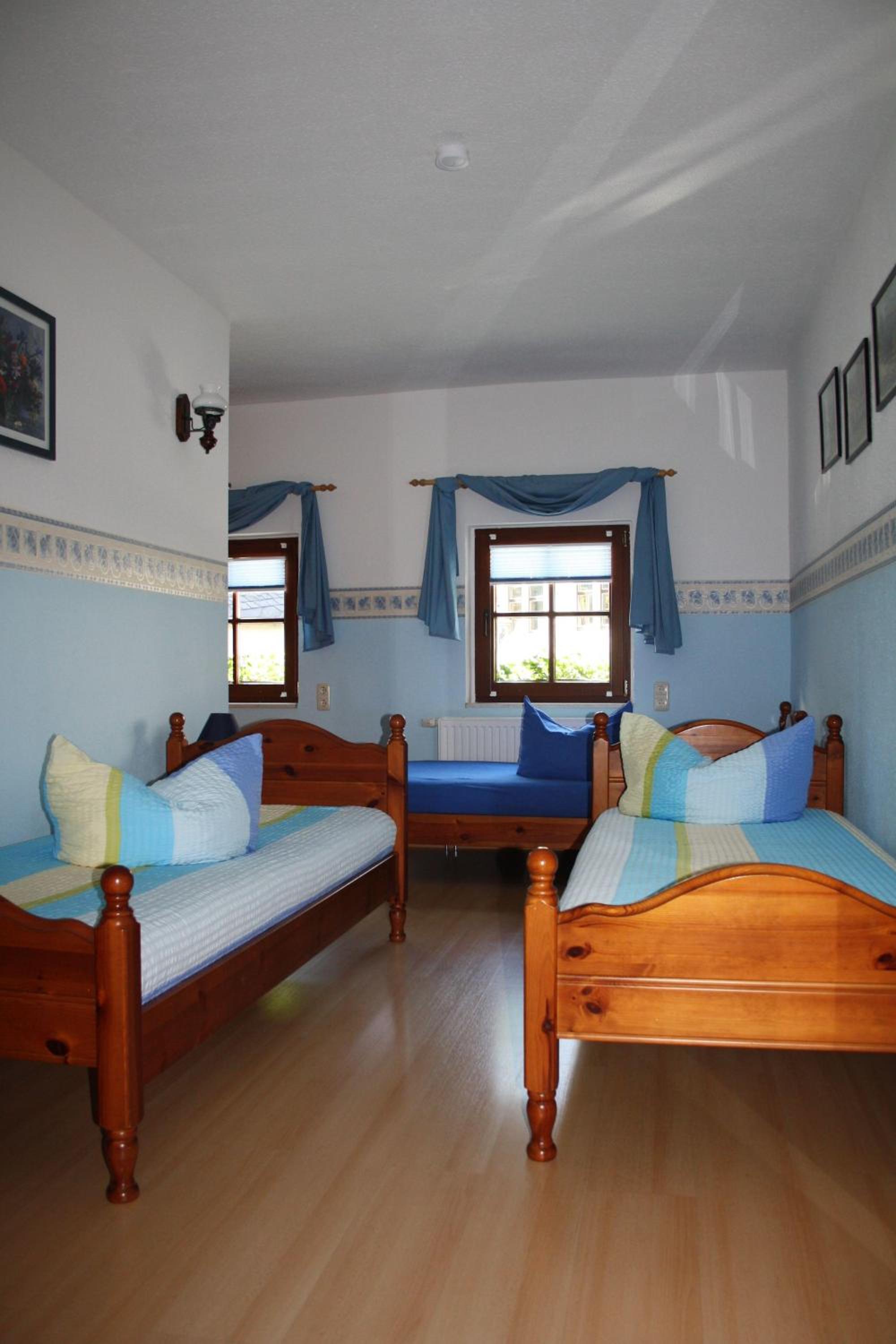Dreibettzimmer-in-Wiesa view 2