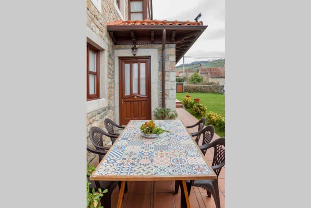 La Casona de la Bisa en Villanueva de Colombres view 3
