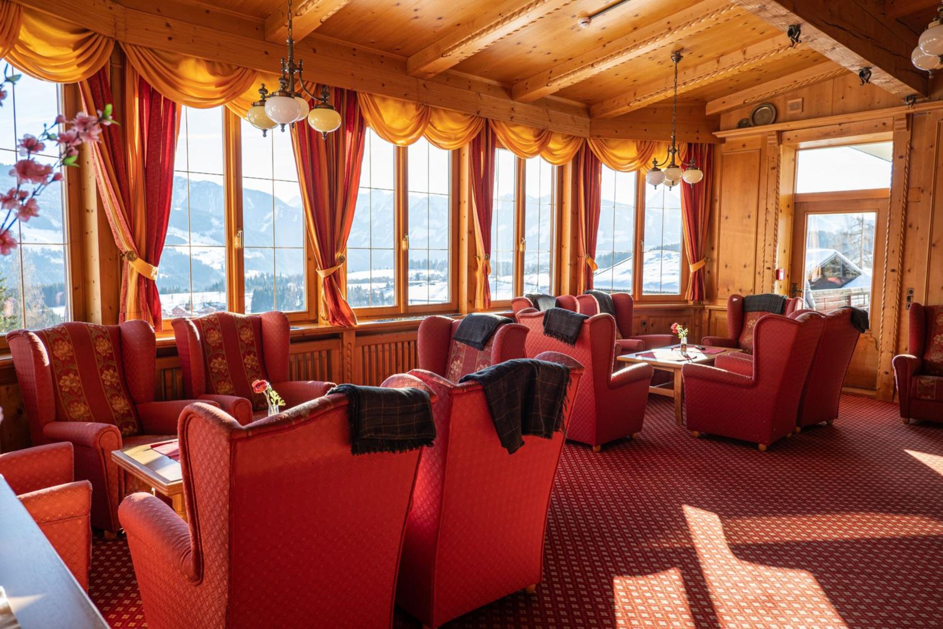 Mountain Hotel & Hostel