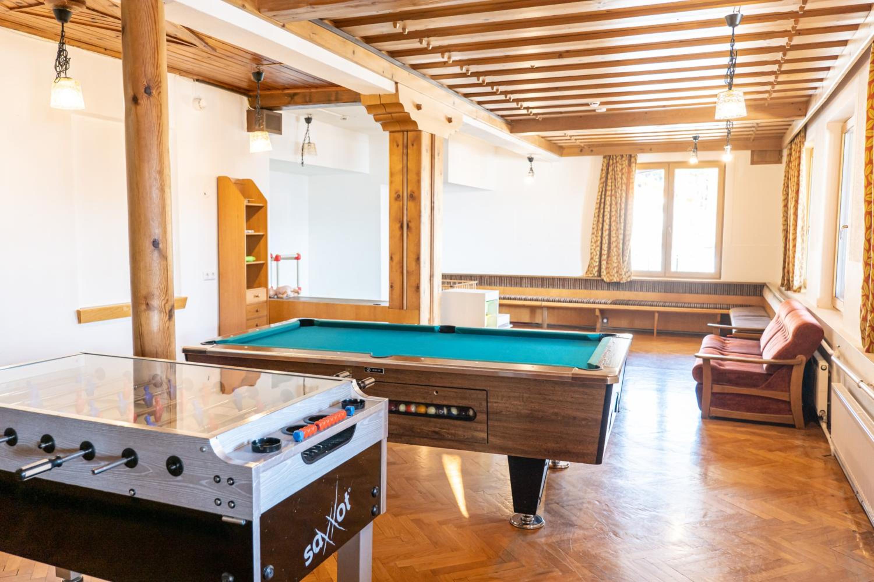 Mountain Hotel & Hostel