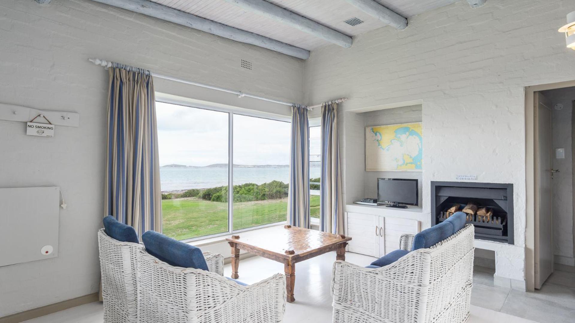 Blue Bay Lodge