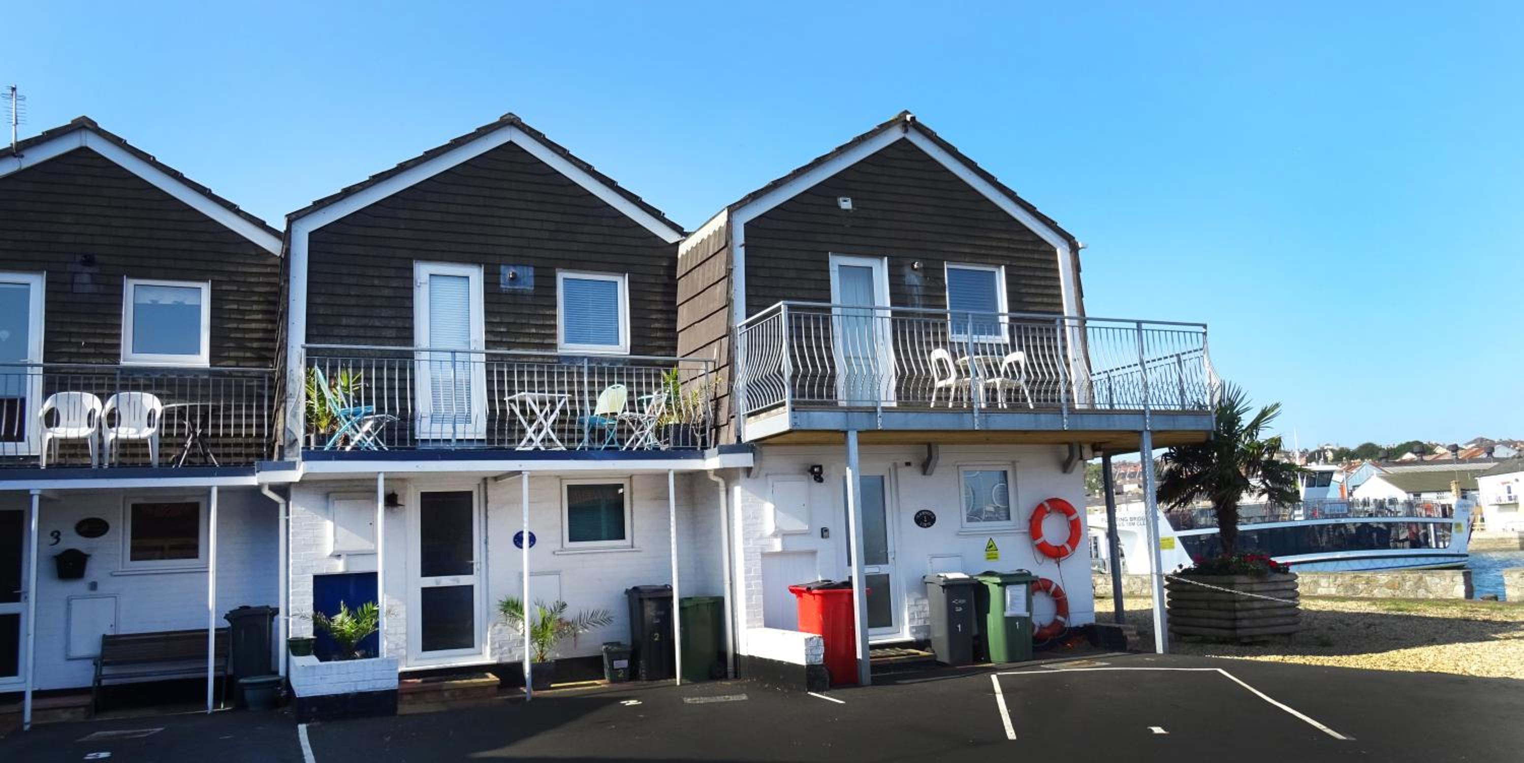 Aisla Cottage • East Cowes • Isle of Wight view 5