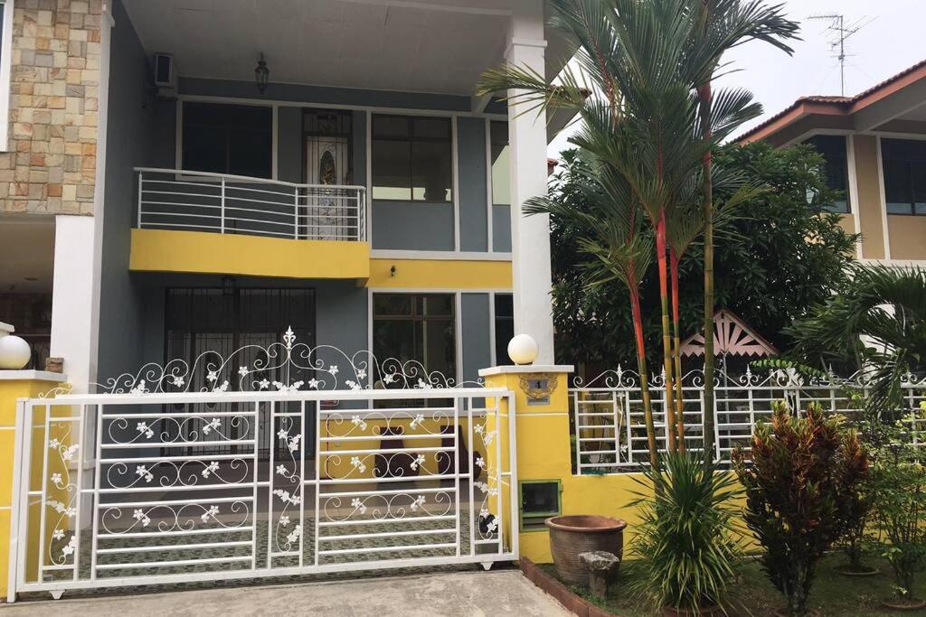 Pasir Gudang Marissa Homestay photo 1