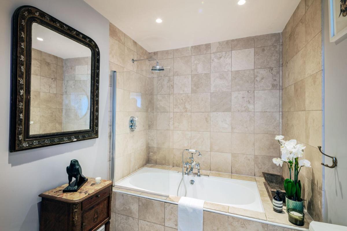 The Surveyor's House Tetbury view 3