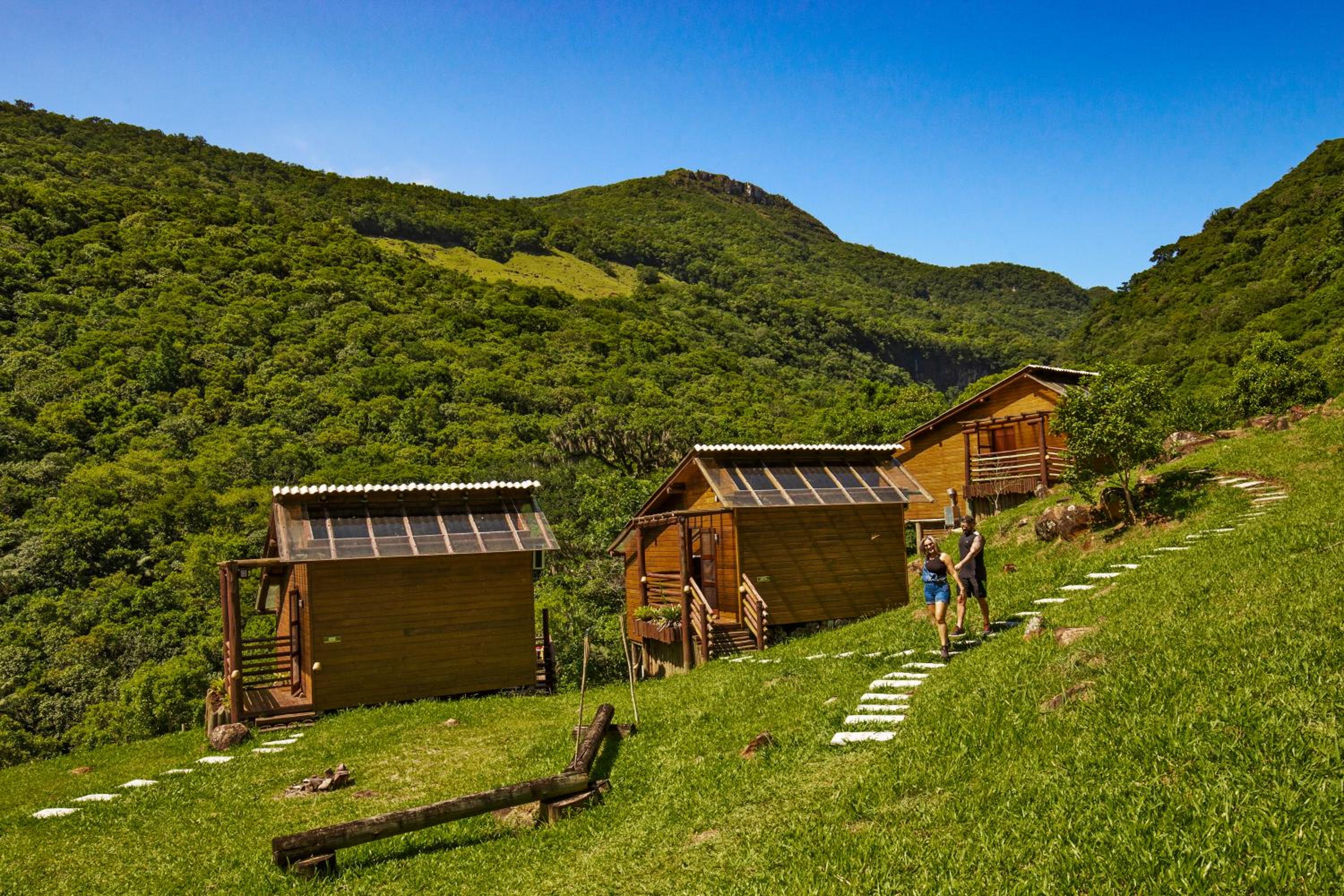 Cachoeira dos Borges Cabanas e Parque
