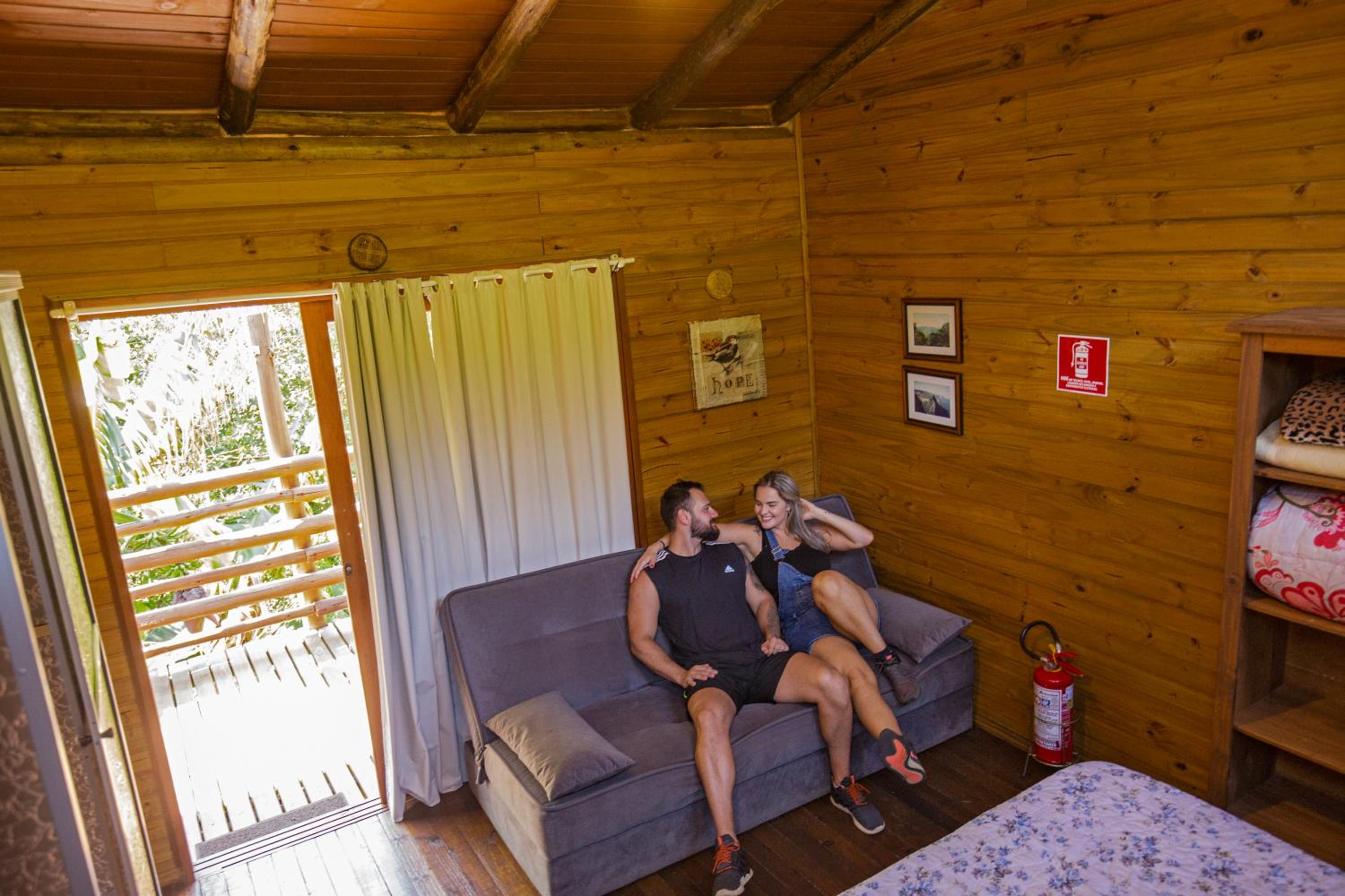 Cachoeira dos Borges Cabanas e Parque
