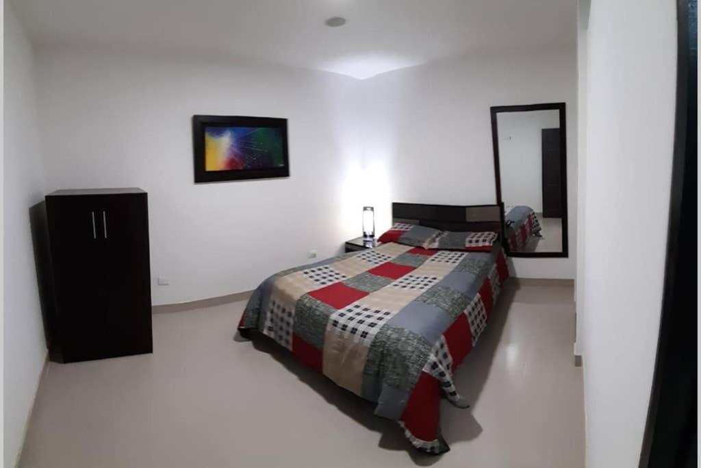 Apartamento completo cerca a embajada 1