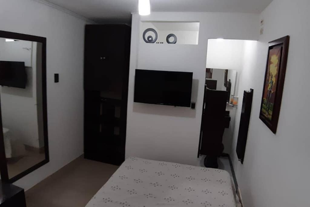 Apartamento completo cerca a embajada 1