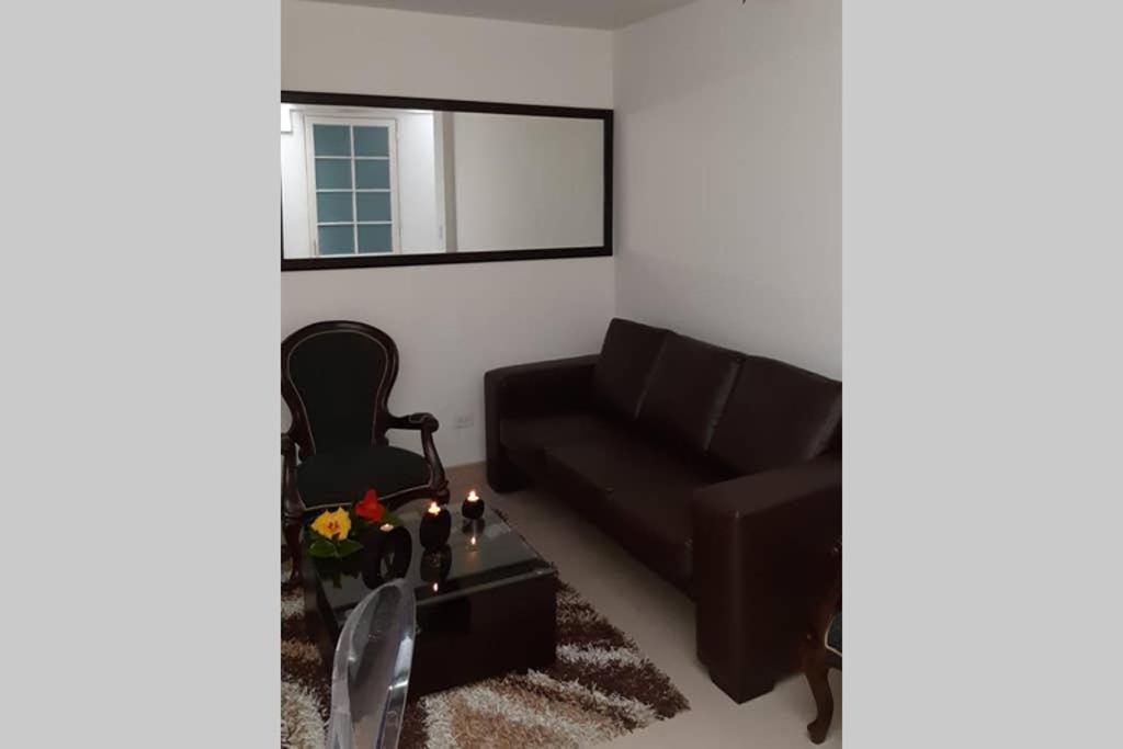 Apartamento completo cerca a embajada 1