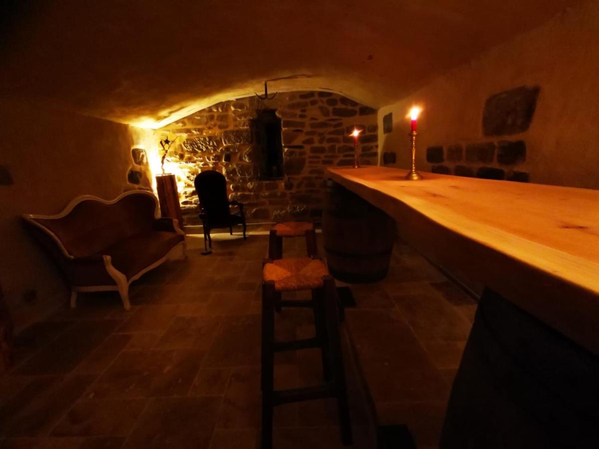 bar