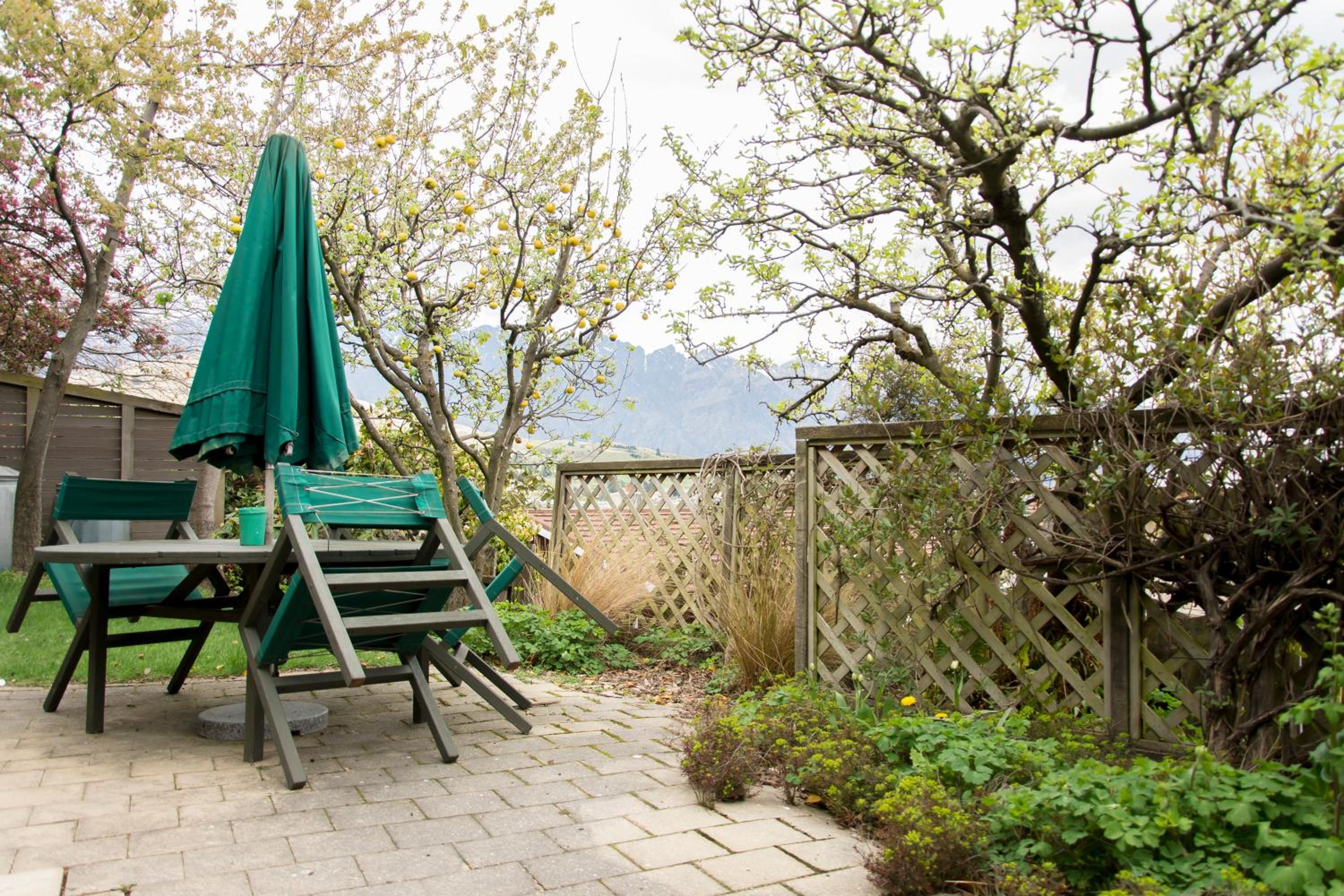 Panoramic Farmhouse theme with shared spa pool view 2