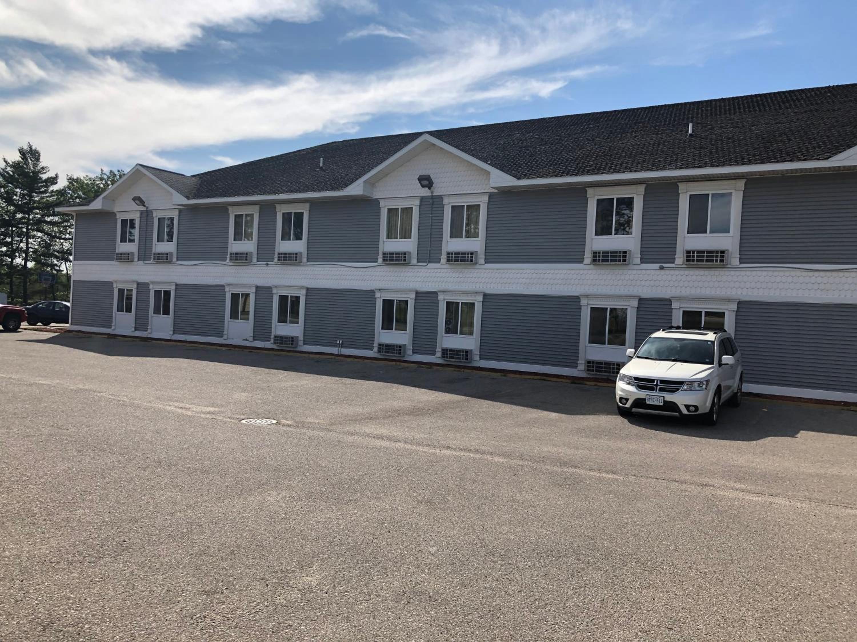 Americas Best Value Inn - Gaylord view 2