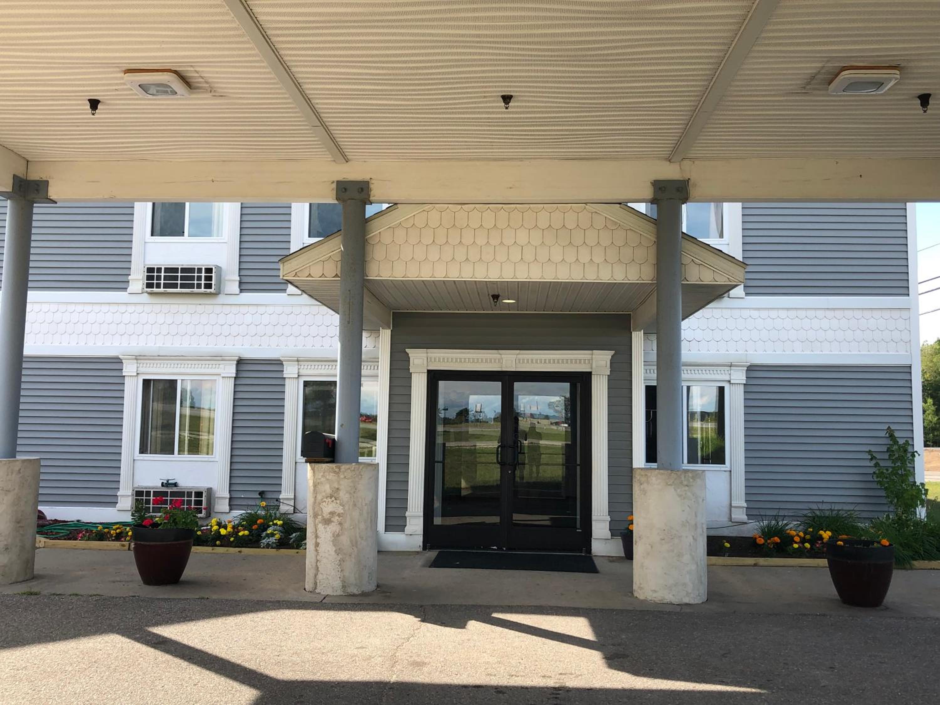 Americas Best Value Inn - Gaylord view 3