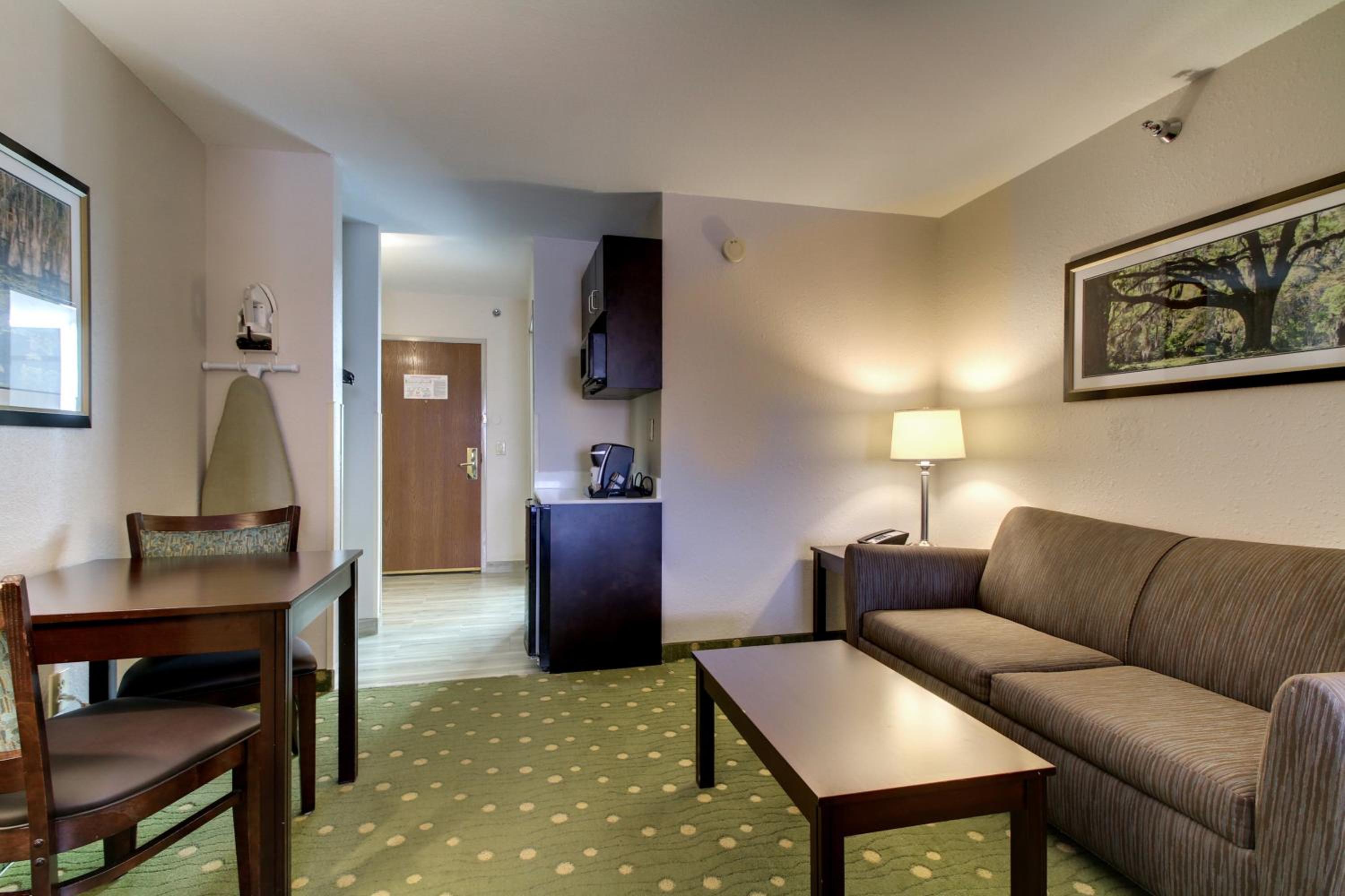 Holiday Inn Express Hotel  Suites Live Oak, an IHG Hotel - Property Image 12