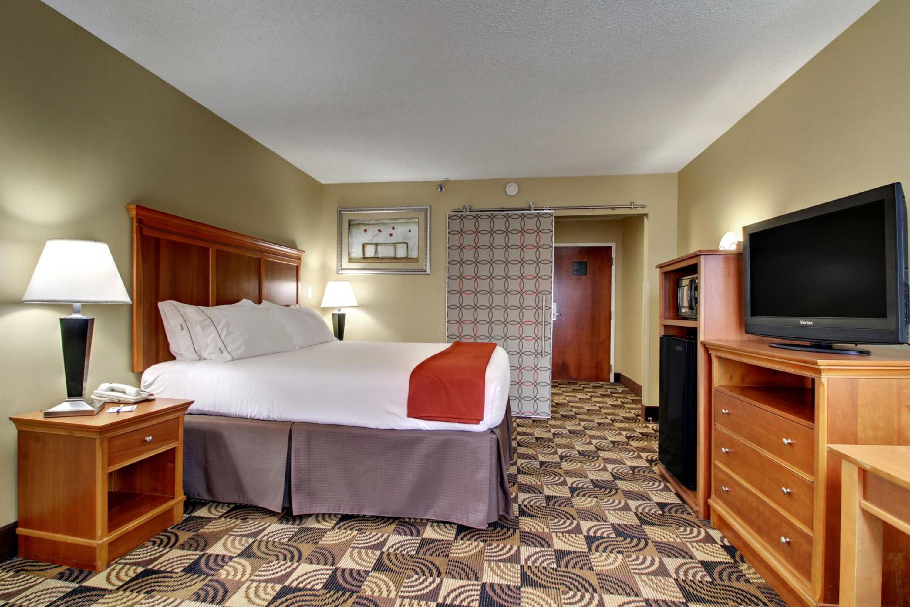 Holiday Inn Express Hurricane Mills Waverly by IHG