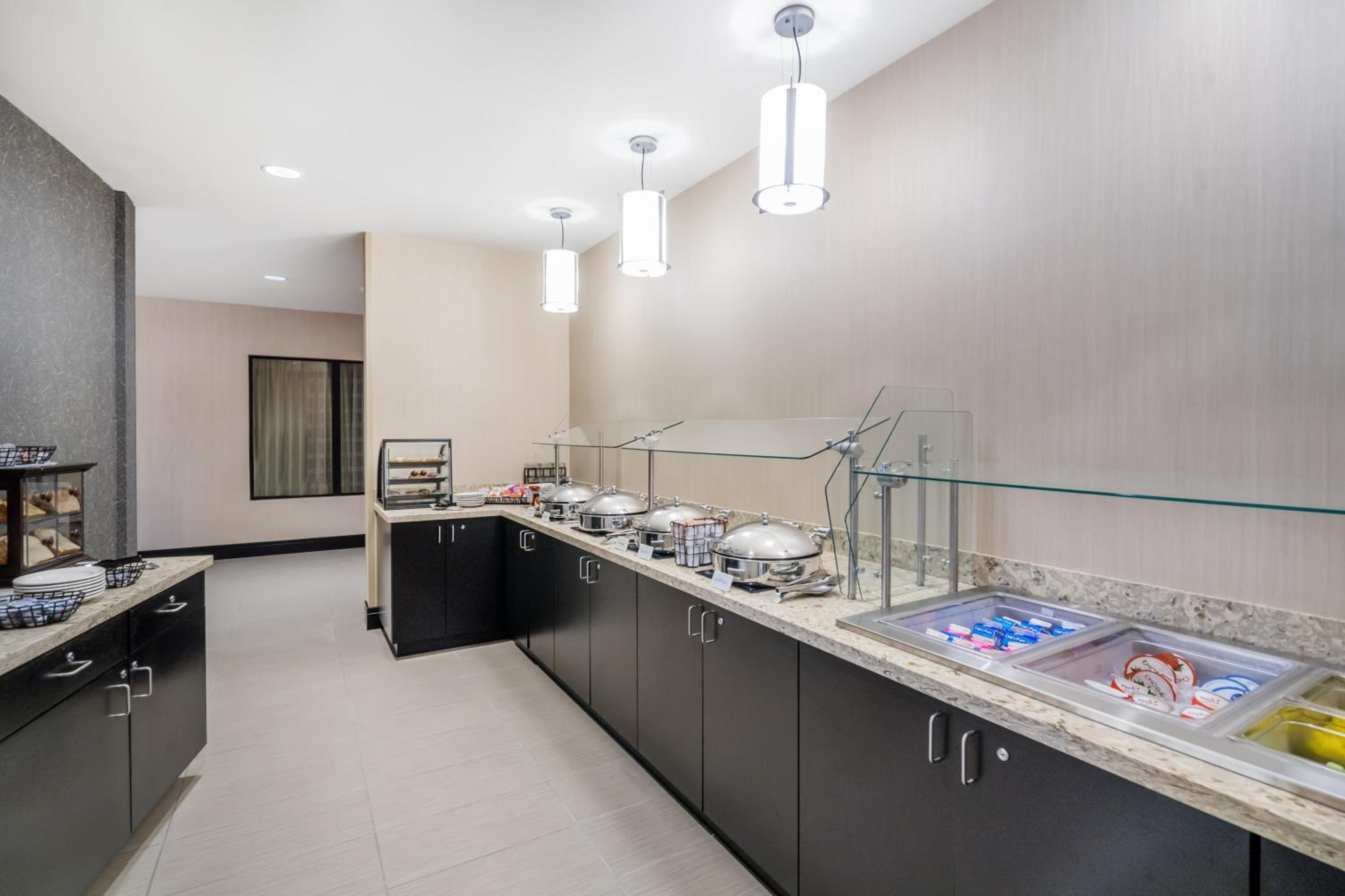 Terre Haute Vacations - Holiday Inn - Terre Haute, an IHG Hotel - Property Image 3