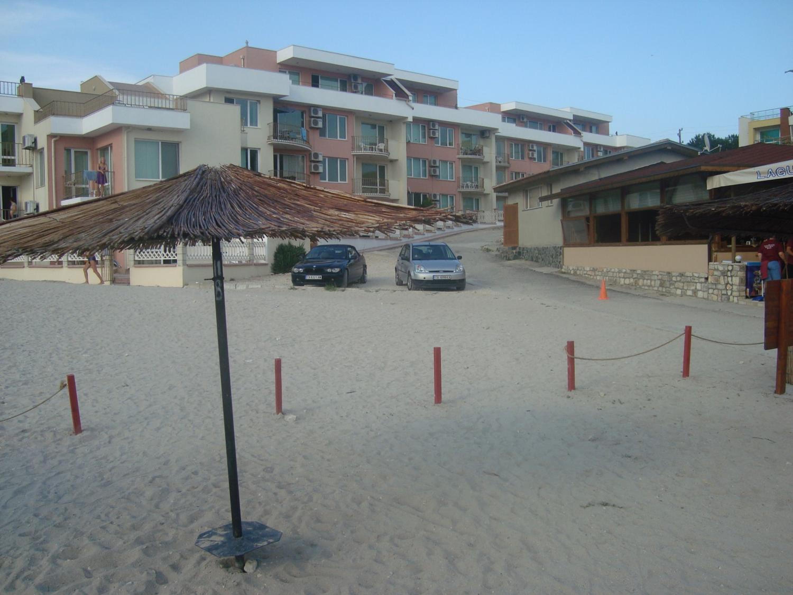 Photo 8