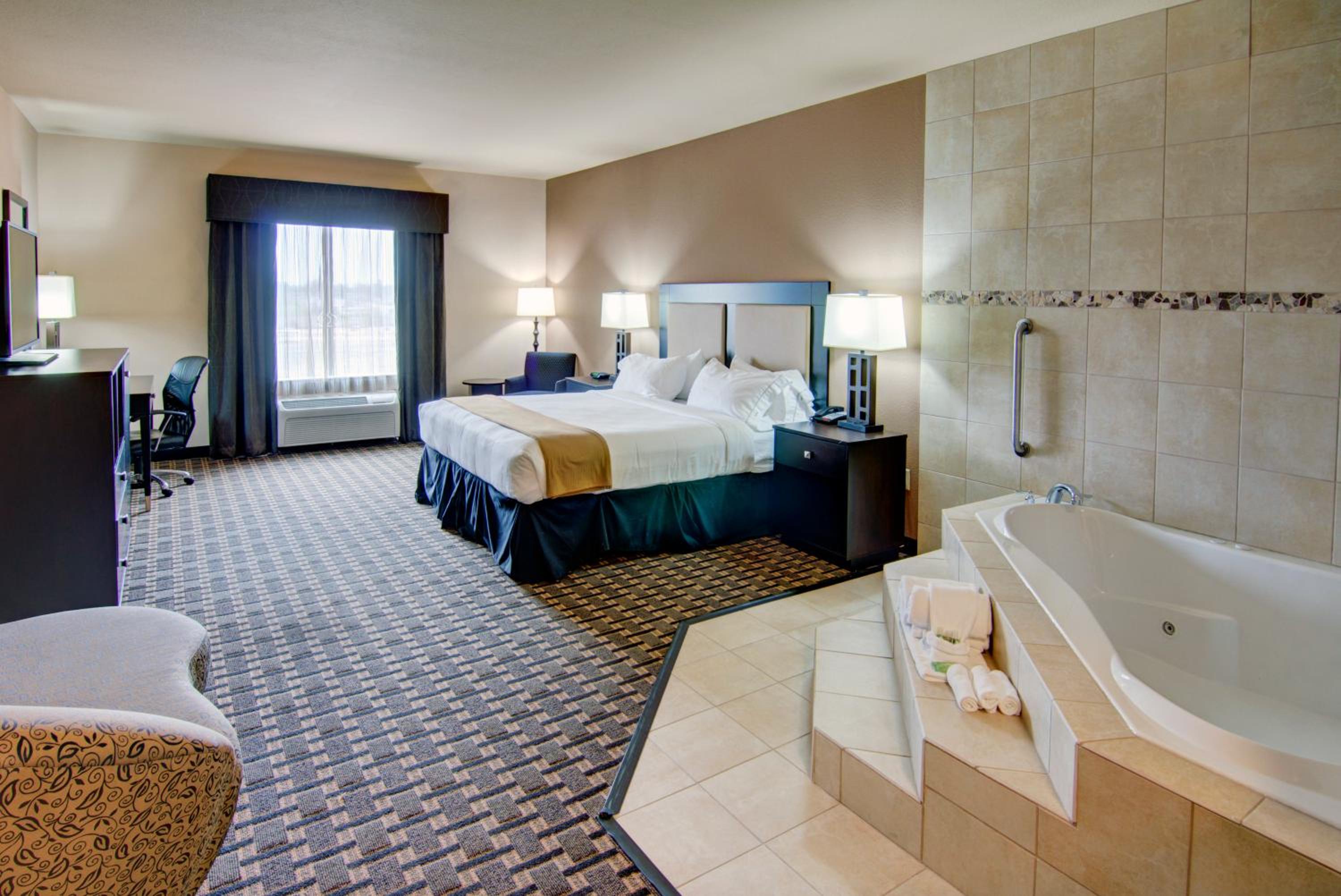 Paris Vacations - Holiday Inn Express Hotel  Suites Paris, an IHG Hotel - Property Image 29