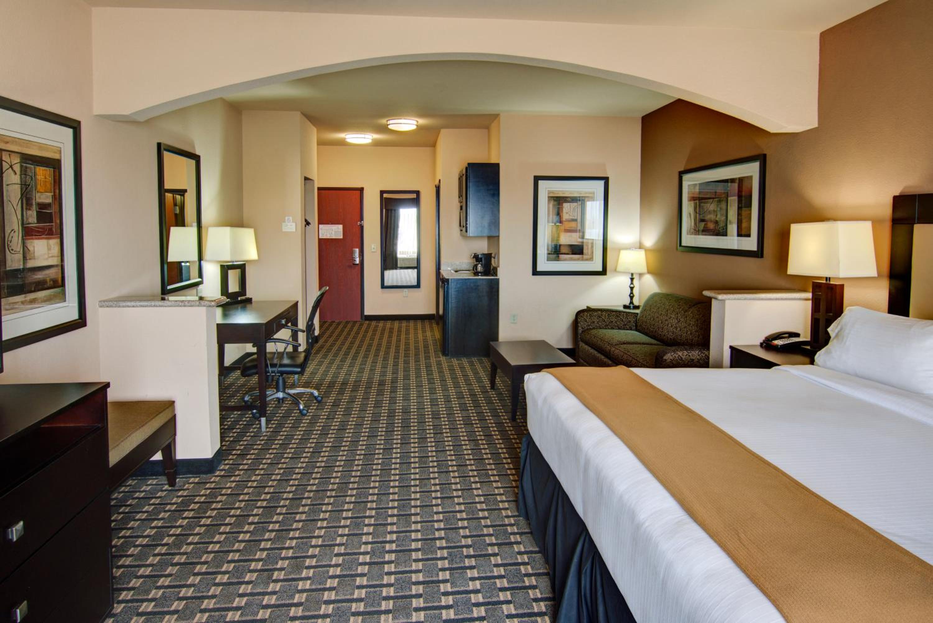 Paris Vacations - Holiday Inn Express Hotel  Suites Paris, an IHG Hotel - Property Image 8